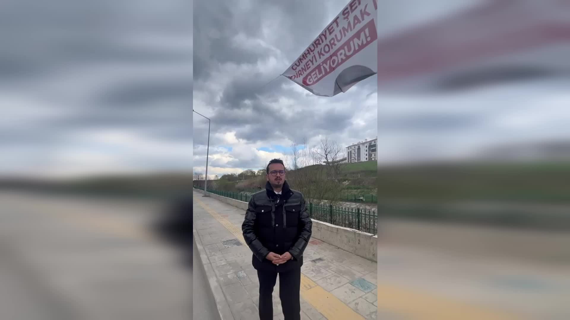 CHP EDİRNE İL GENÇLİK KOLLARI BAŞKANI KURU: "PANKARTLARIMIZ KARANLIK ELLER TARAFINDAN KESİLİYOR"