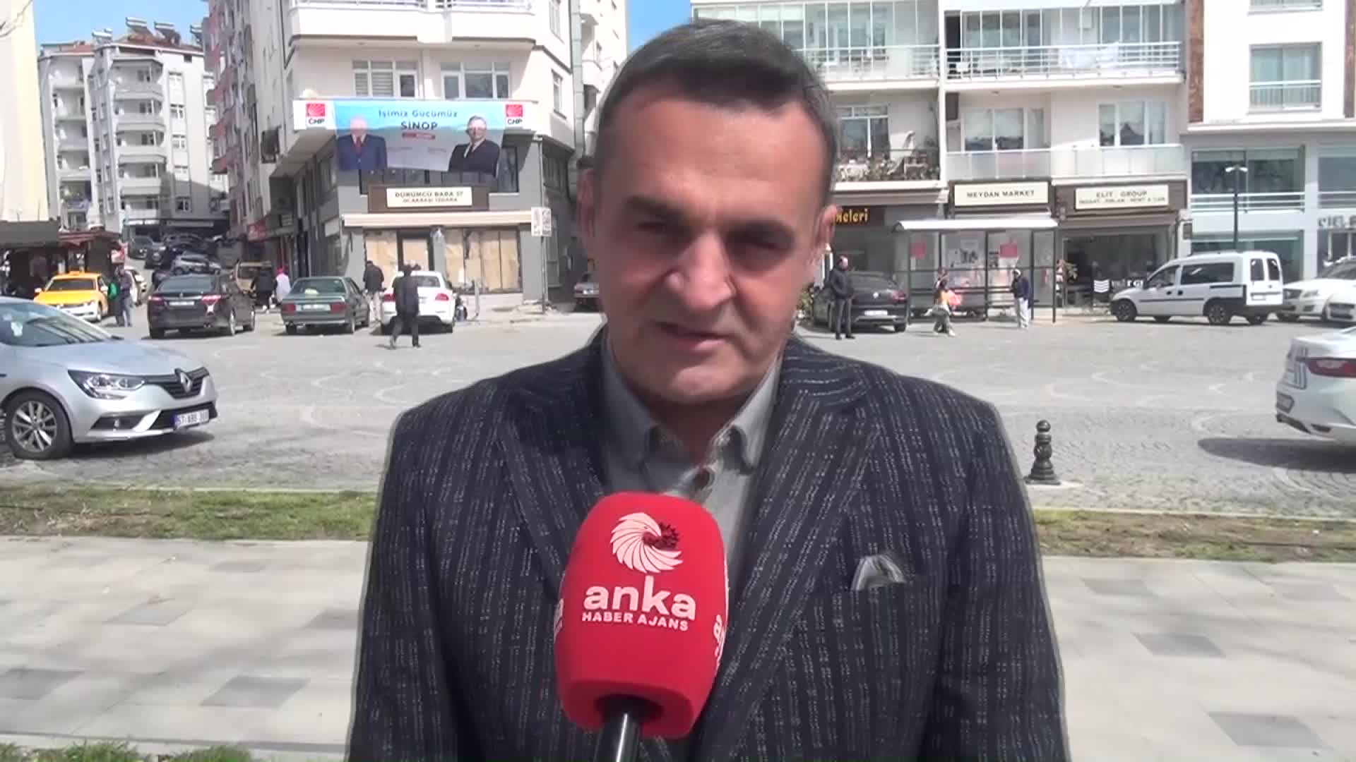 BARIŞ KARADENİZ: "TÜRKİYE'DE EMEKLİ MAAŞI GEÇİNMEK İÇİN DEĞİL, YOLDA YÜRÜMEK İÇİN BİLE YETERLİ DEĞİL"