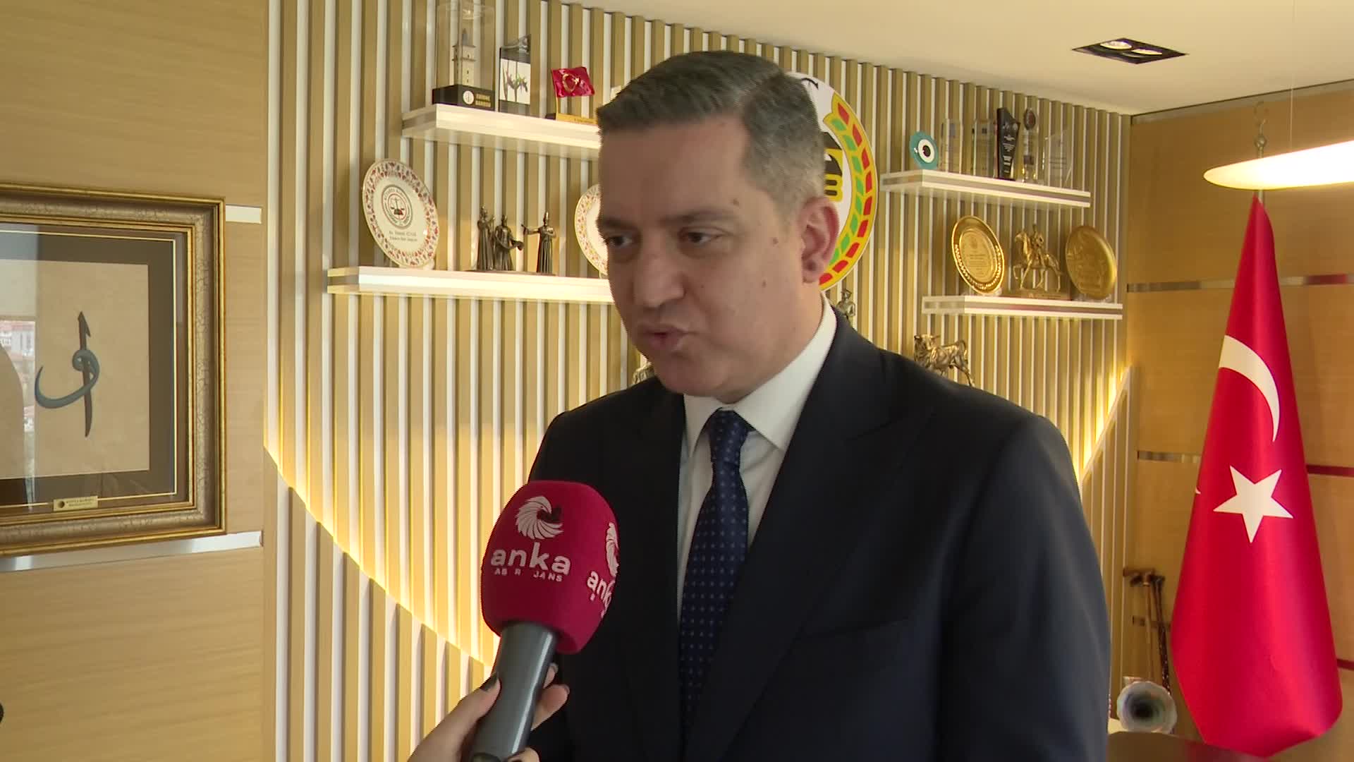 TBB BAŞKANI ERİNÇ SAĞKAN: "TÜRKİYE'DEKİ SEÇİMLERDEKİ TEMEL SORUNLARIN BAŞINDA SANDIK GÖREVLİLERİNİN MEVZUATA HAKİM OLMAMASI GELİYOR''