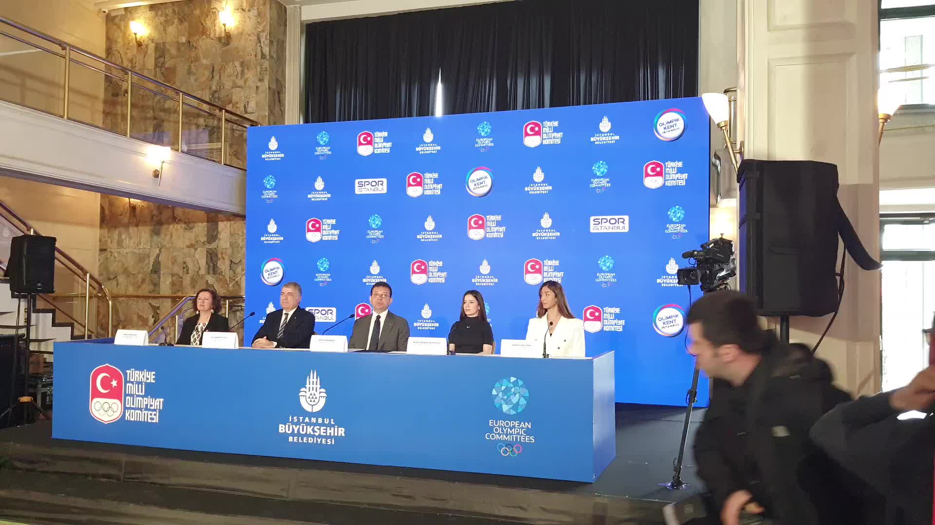 (1) İMAMOĞLU BEKLENEN AÇIKLAMAYI YAPTI: 2027 AVRUPA OYUNLARI İSTANBUL'DA