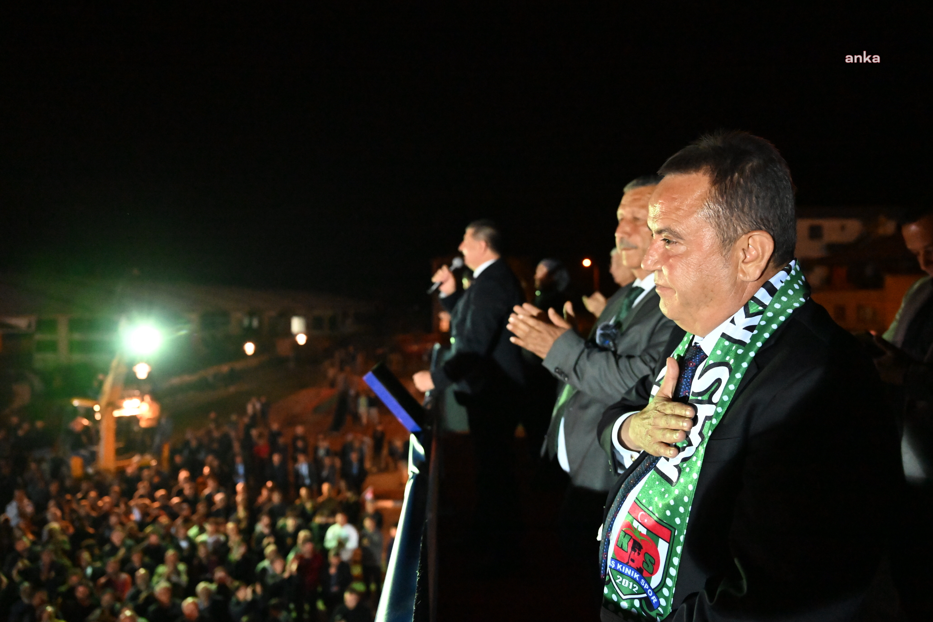 MUHİTTİN BÖCEK’E KAŞ'TA HALKLA BULUŞTU