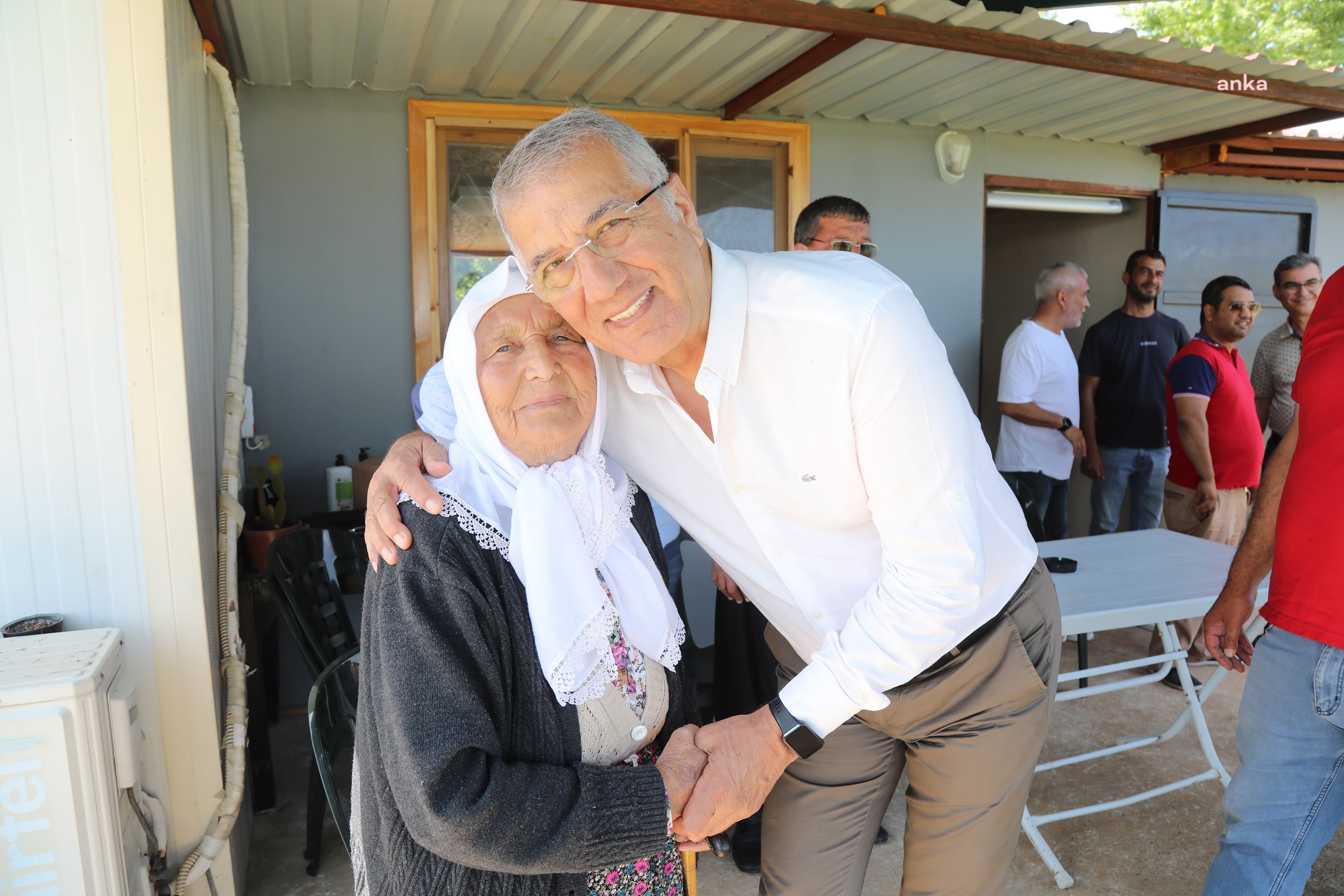MEZİTLİ BELEDİYESİ'NDEN İLÇEDEKİ EMEKLİLERE BAYRAM İKRAMİYESİ