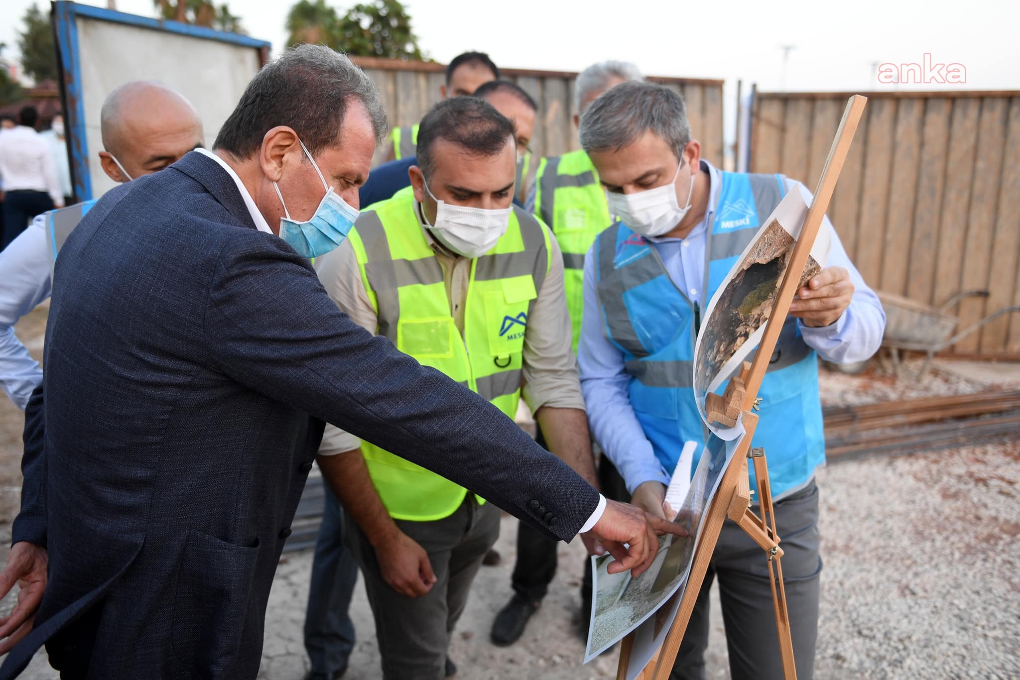 VAHAP SEÇER, AŞIRI YAĞIŞLARDA SAHİL ŞERİDİNİ TAŞKINLARDAN KURTARACAK ÇALIŞMALARI İNCELEDİ