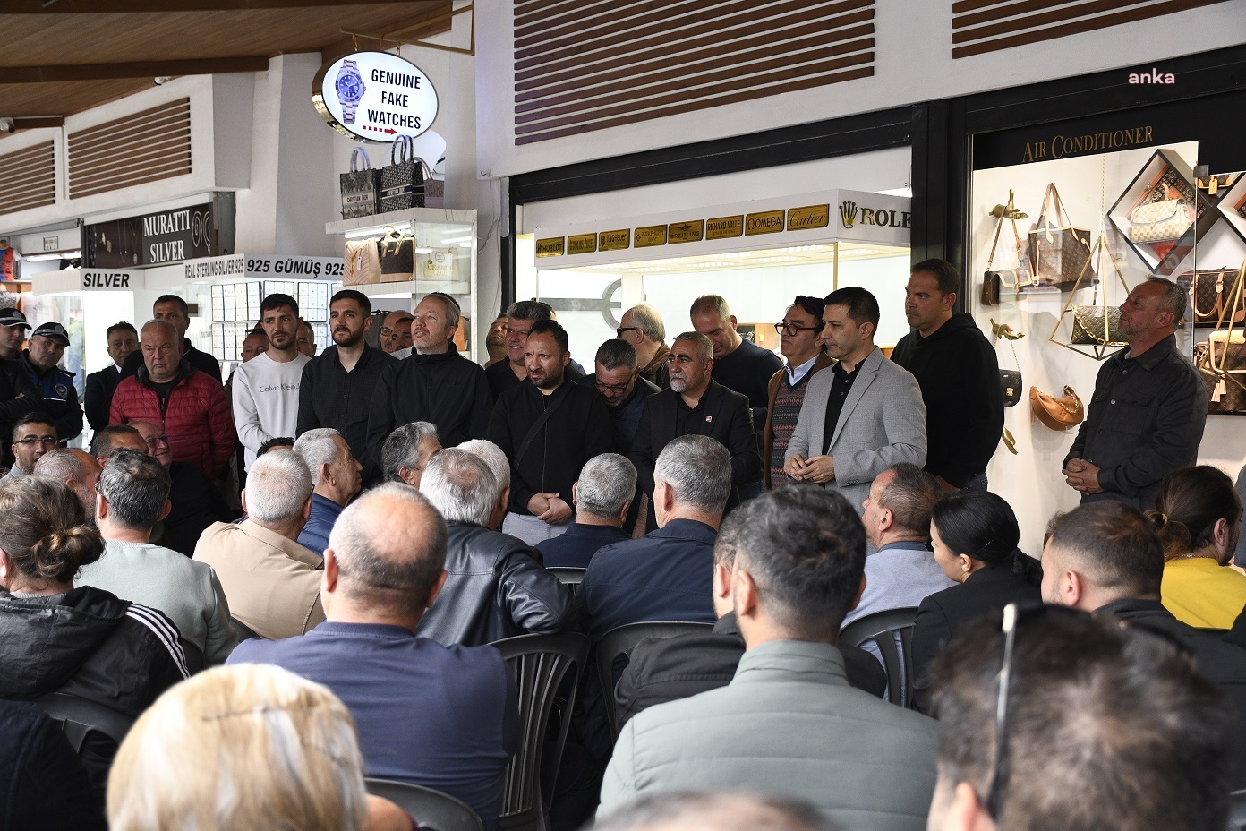 KUŞADASI BELEDİYE BAŞKANI ÖMER GÜNEL’DEN ESNAFA KİRA MÜJDESİ