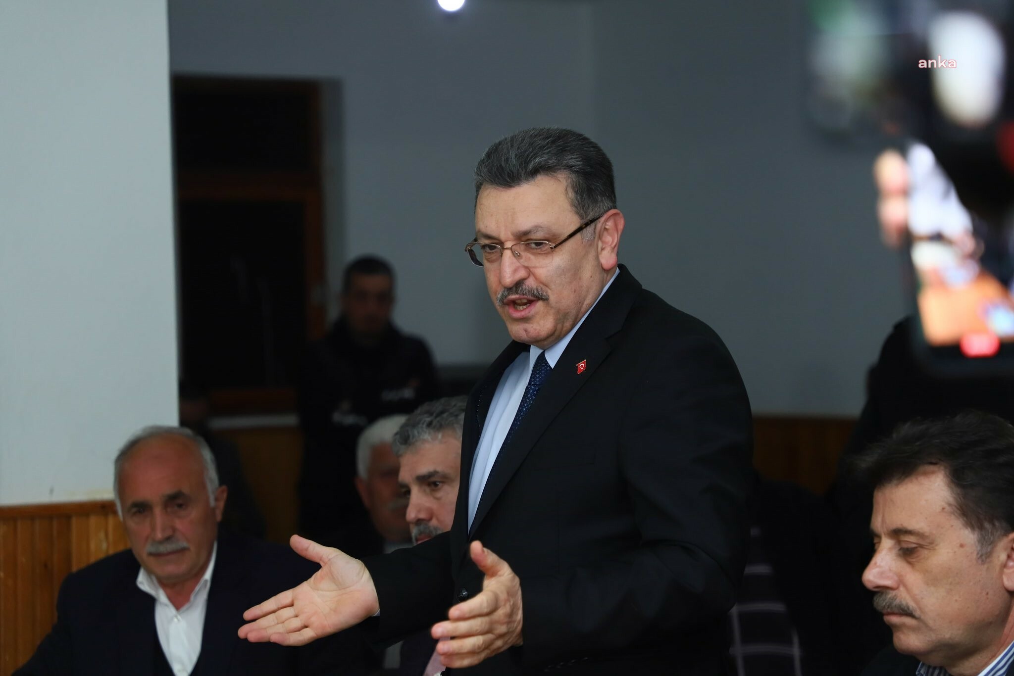 FENERBAHÇE'DEN SONRA BEŞİKTAŞ DA AKP'Lİ GENÇ HAKKINDA SUÇ DUYURUSUNDA BULUNDU