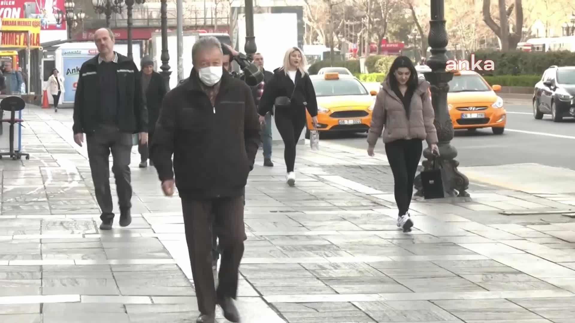 EMEKLİDEN İNDİRİMLİ UÇAK BİLETİ MÜJDESİNE TEPKİ: "200 KM UZAKTAKİ MEMLEKETİME GİDEMİYORUM. İNSANIN AKLIYLA ALAY EDİYORLAR"