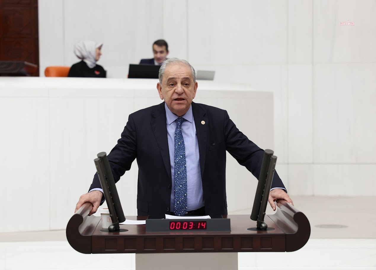 RIFAT NALBANTOĞLU'NDAN İZMİRLİ SEÇMENLERE SANDIK ÇAĞRISI: İZMİR’E GÖZ DİKİLMİŞ DURUMDA. KÜSMEK, SANDIĞA GİTMEMEK GİBİ BİR LÜKSÜMÜZ YOK