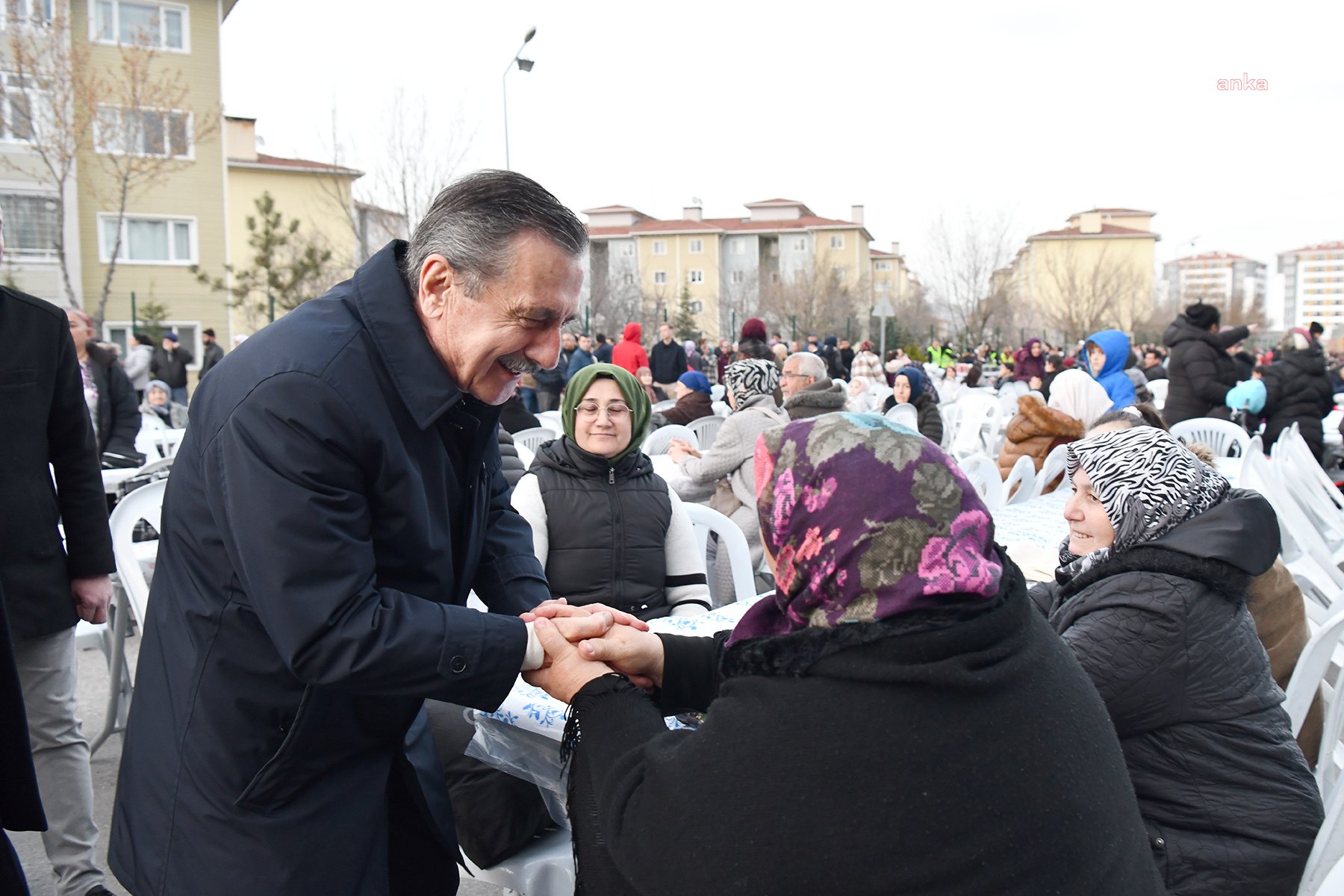 TEPEBAŞI’NDA 8 BİN KİŞİ İFTAR SOFRALARINDA BULUŞTU