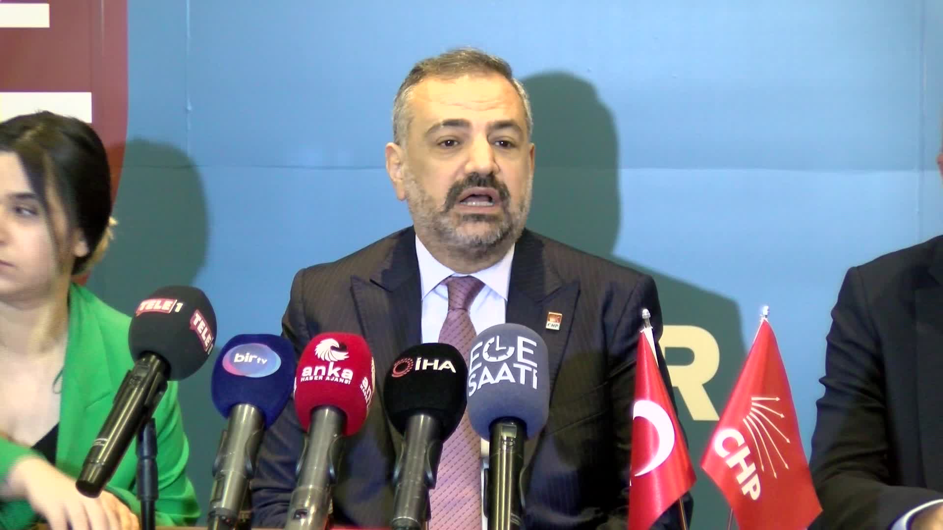 CHP İZMİR İL BAŞKANI ASLANOĞLU, “AKP SANDIK GÜVENLİĞİYLE FAZLA İLGİLENMİYOR, ÇÜNKÜ SANDIĞIN GÜVENLİ OLMAMASI İŞLERİNE GELİYOR”