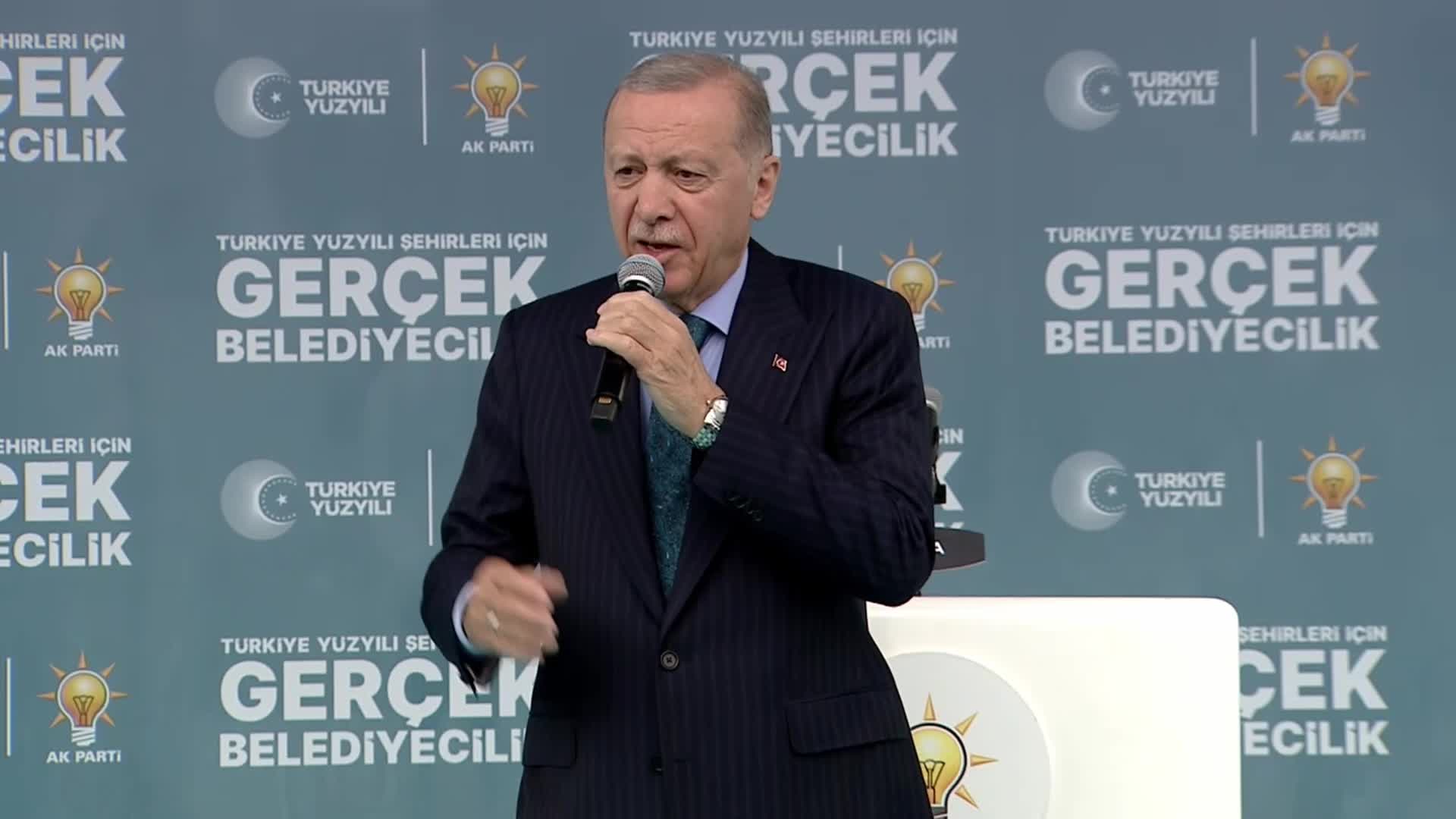 ERDOĞAN BURSA’DA: “ÖNÜMÜZDEKİ TEMMUZ AYINDA YILIN İLK 6 AYINDAKİ ENFLASYONA GÖRE EMEKLİ MAAŞLARINI TEKRAR MASAYA YATIRACAĞIZ”