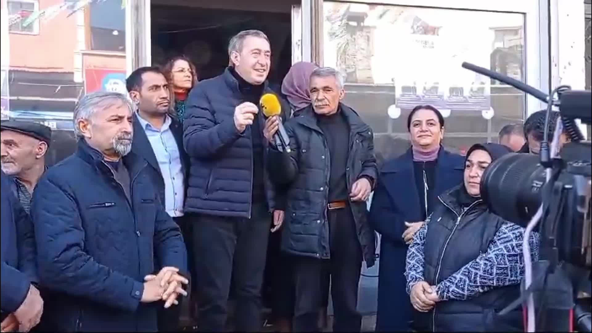 DEM PARTİ EŞ GENEL BAŞKANI TUNCER BAKIRHAN: "KÜRT OLANLAR MECLİS'TE KÜRT HALKI İÇİN MÜCADELE EDENLERDİR"