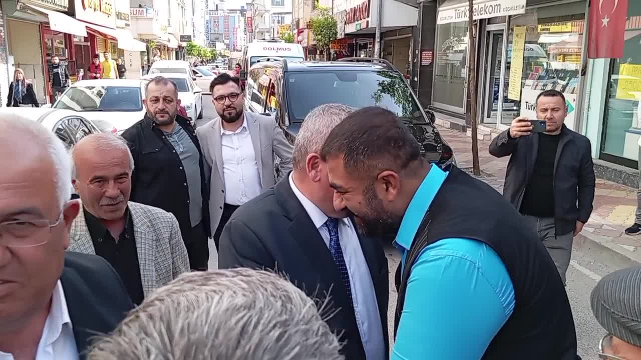 CEMAL ENGİNYURT: "EMEKLİLERİN MAAŞI, ENFLASYON KARŞISINDA ERİYOR DA CUMHURBAŞKANI'NIN, VEKİLLERİN MAAŞI NİYE ERİMİYOR?"