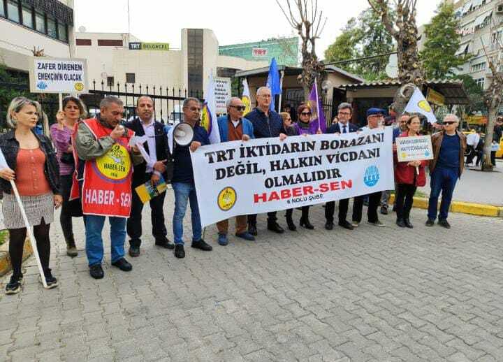 HABER-SEN İZMİR’DEN TRT’YE TEPKİ: "KAMU HİZMETİ YAYINCILIĞI YAPMASI GEREKEN TRT, İKTİDARIN YAYIN KANALI OLMA GÖREVİNİ YİNE DEVAM ETTİRİYOR"