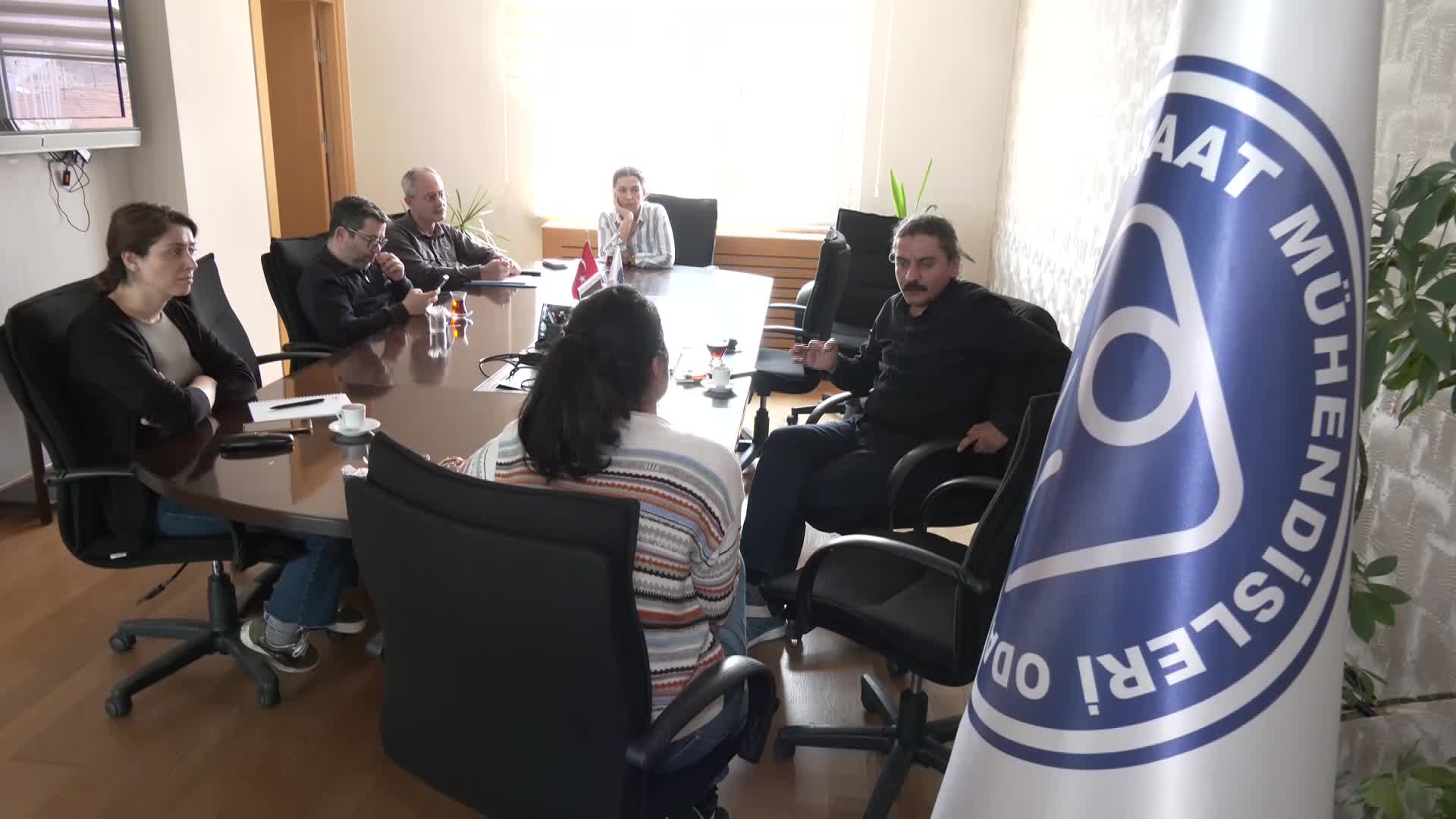 KAHRAMANMARAŞ'TA HASAR ALMAYAN SEMBOL BİNA REZERV YIKIMIYLA KARŞI KARŞIYA