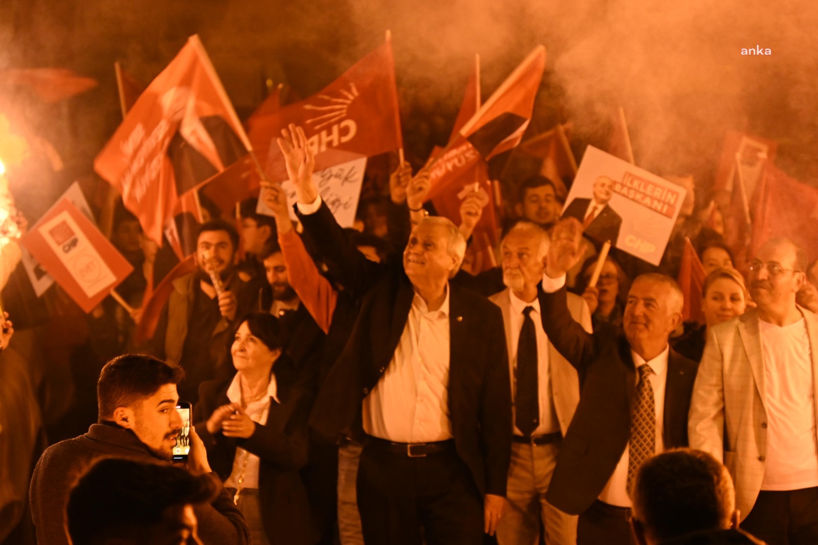 BOZÜYÜK BELEDİYE BAŞKANI BAKKALCIOĞLU, MAHALLE YÜRÜYÜŞLERİNE VE ZİYARETLERİNE DEVAM EDİYOR