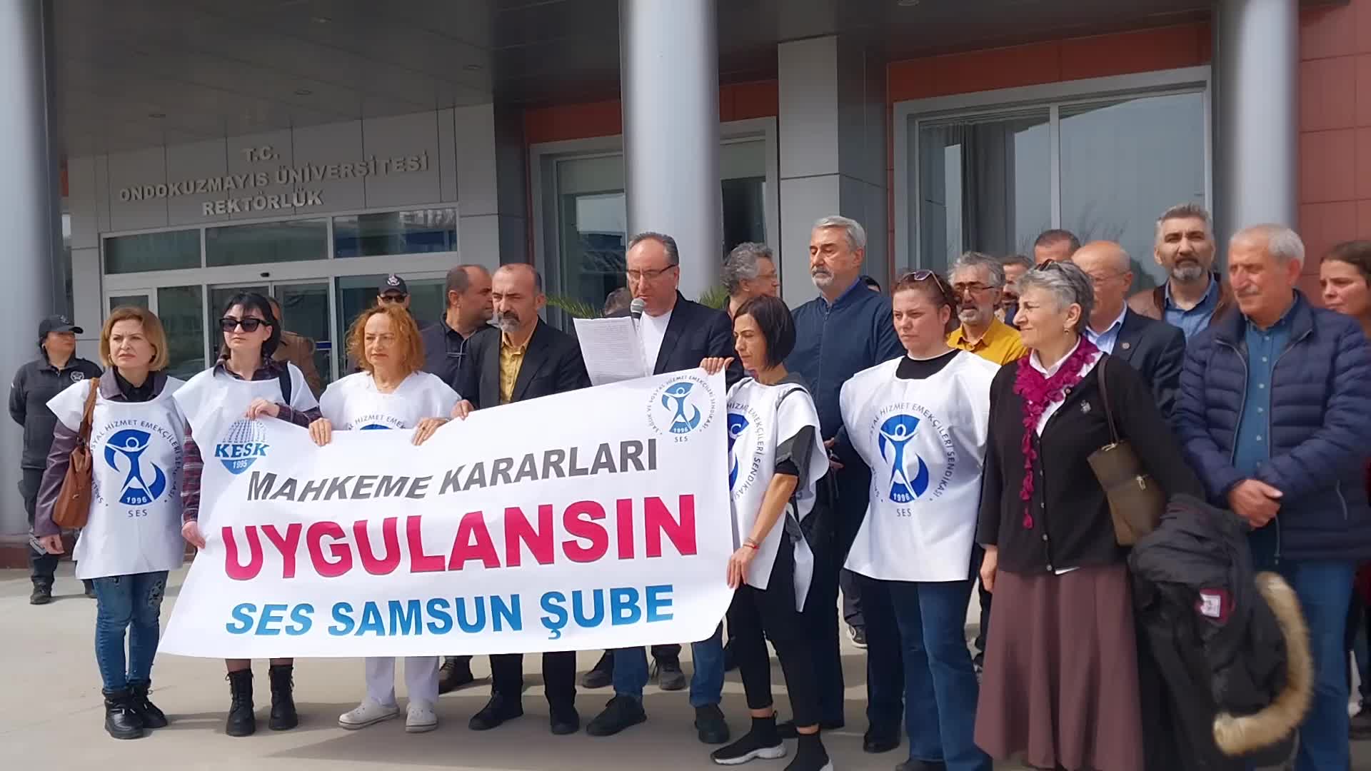 SES SAMSUN ŞUBESİ, BARIŞ AKADEMİSYENİ PROF. DR. TANER ÖZBENLİ'NİN GÖREVE İADE EDİLMEMESİNE TEPKİ GÖSTERDİ