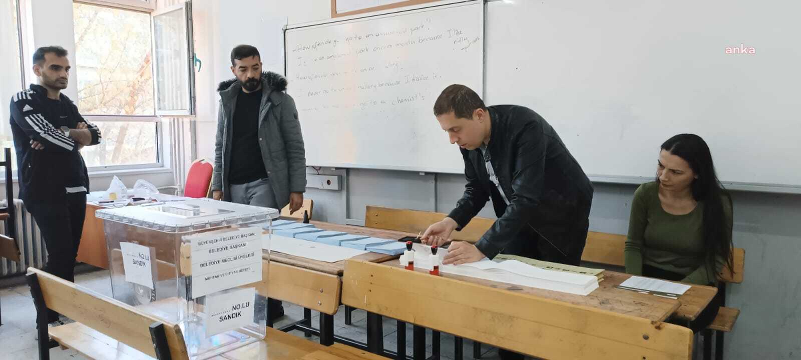 DİYARBAKIR’DA OY VERME İŞLEMLERİ 07.00'DE BAŞLADI
