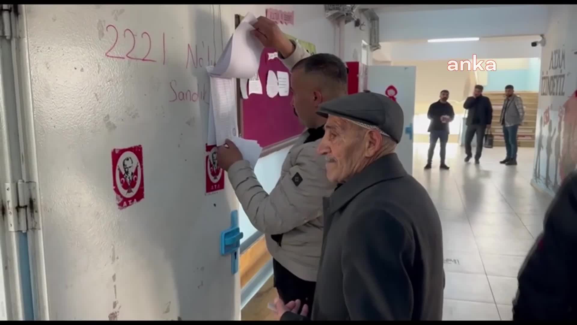 VAN'DA DEM PARTİ BÜYÜKŞEHİR BELEDİYE EŞBAŞKAN ADAYLARI ŞEDAL VE ZEYDAN OYUNU KULLANDI