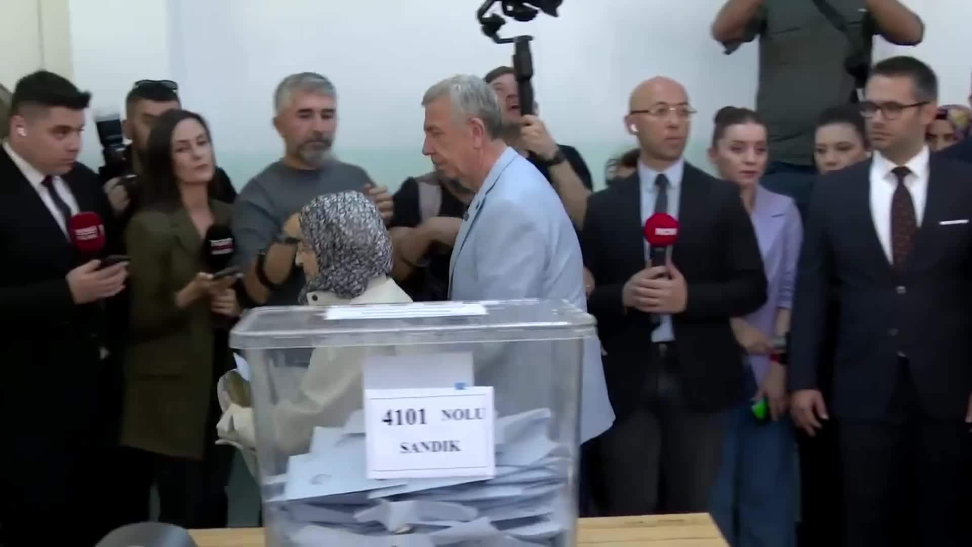 MANSUR YAVAŞ OYUNU KULLANDI: "SEÇİMLERİN SONUCU HAKKINDA HİÇBİR TEREDDÜTÜMÜZ YOK"