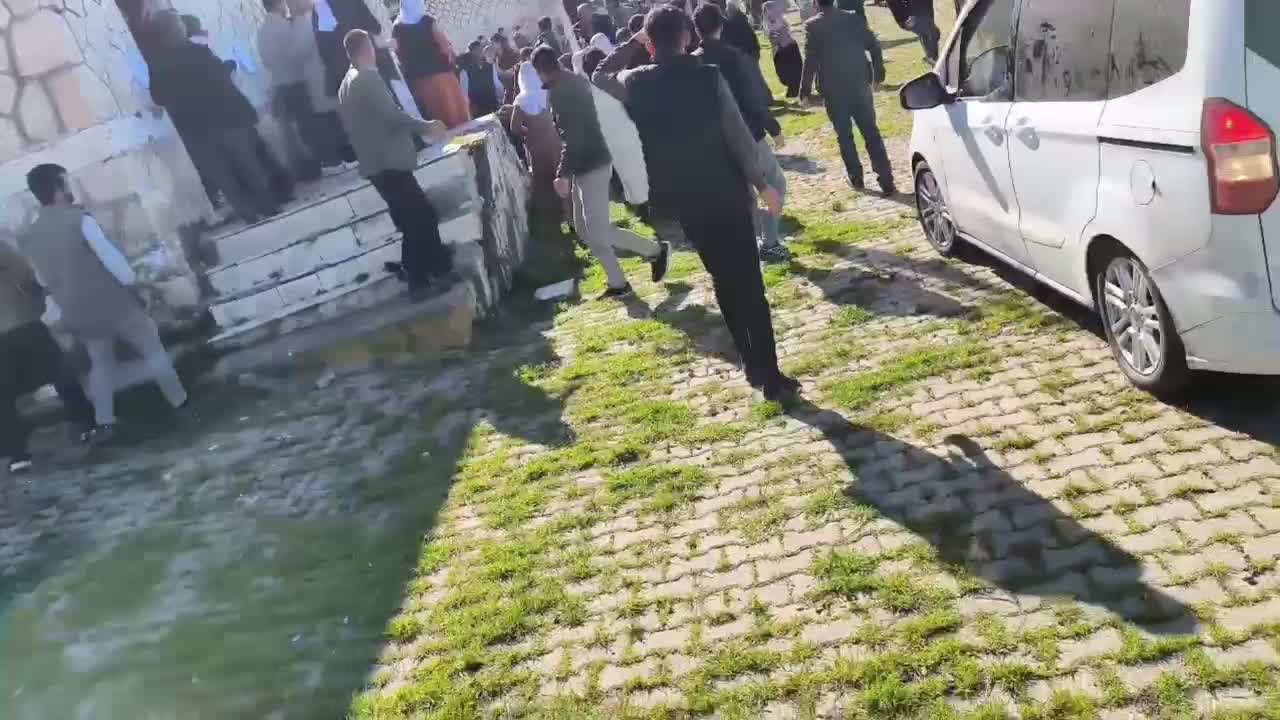 DİYARBAKIR’DA SİLAHLI MUHTARLIK SEÇİMİ KAVGASI: 1 KİŞİ ÖLDÜ, 11 KİŞİ YARALANDI