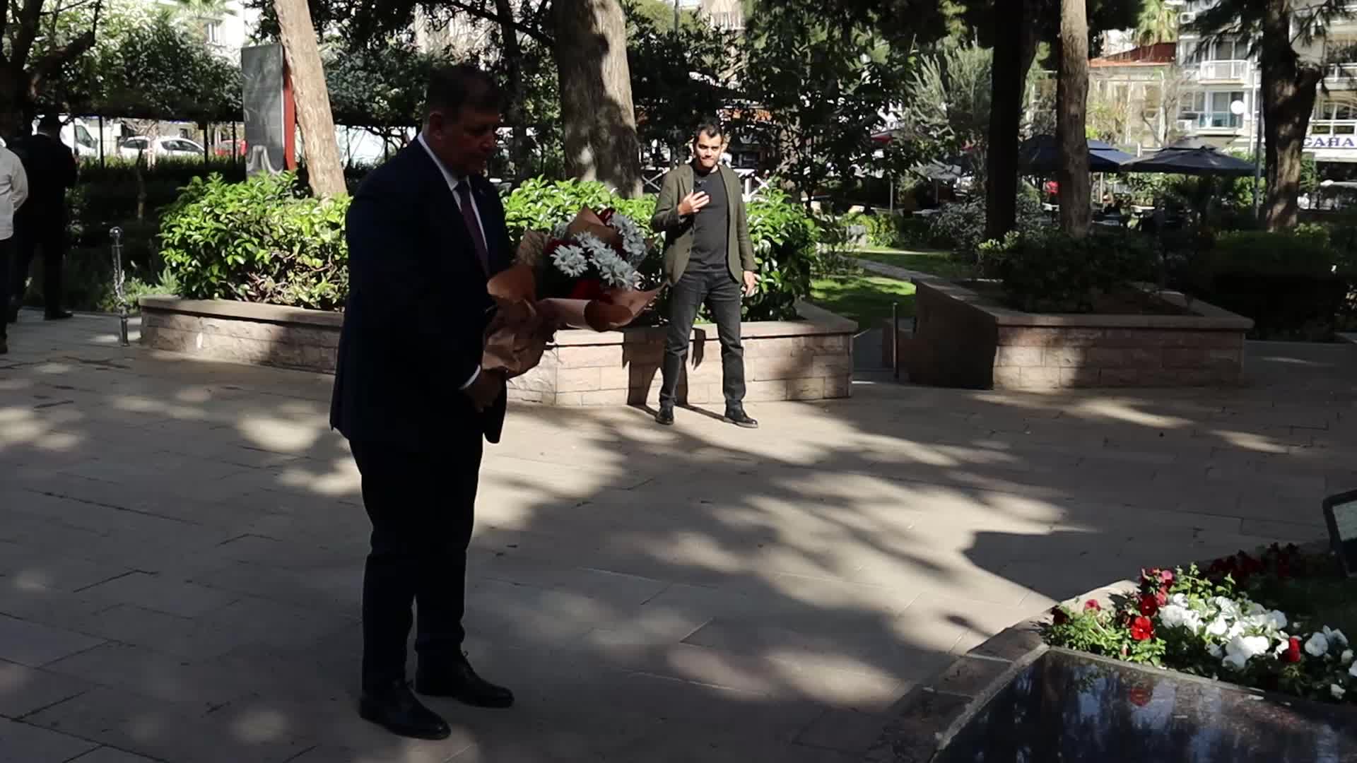 CEMİL TUGAY'DAN ZÜBEYDE HANIM ANIT MEZARI'NA ZİYARET