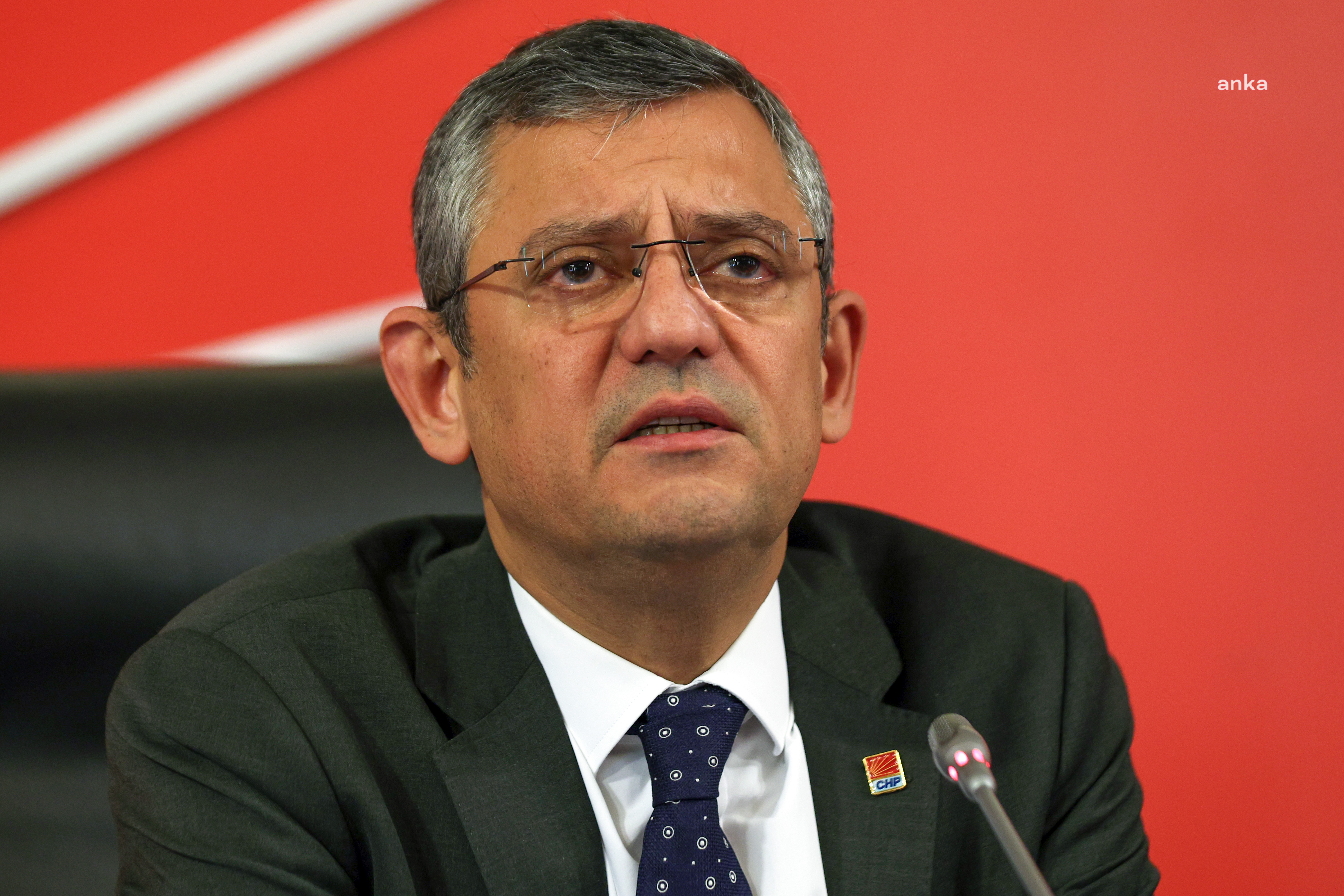 ÖZGÜR ÖZEL: “BEŞİKTAŞ'TA YAŞANAN YANGINDA YAŞAMINI YİTİREN 25 YURTTAŞIMIZA ALLAH'TAN RAHMET, YARALI YURTTAŞLARIMIZA ACİL ŞİFALAR DİLİYORUM”