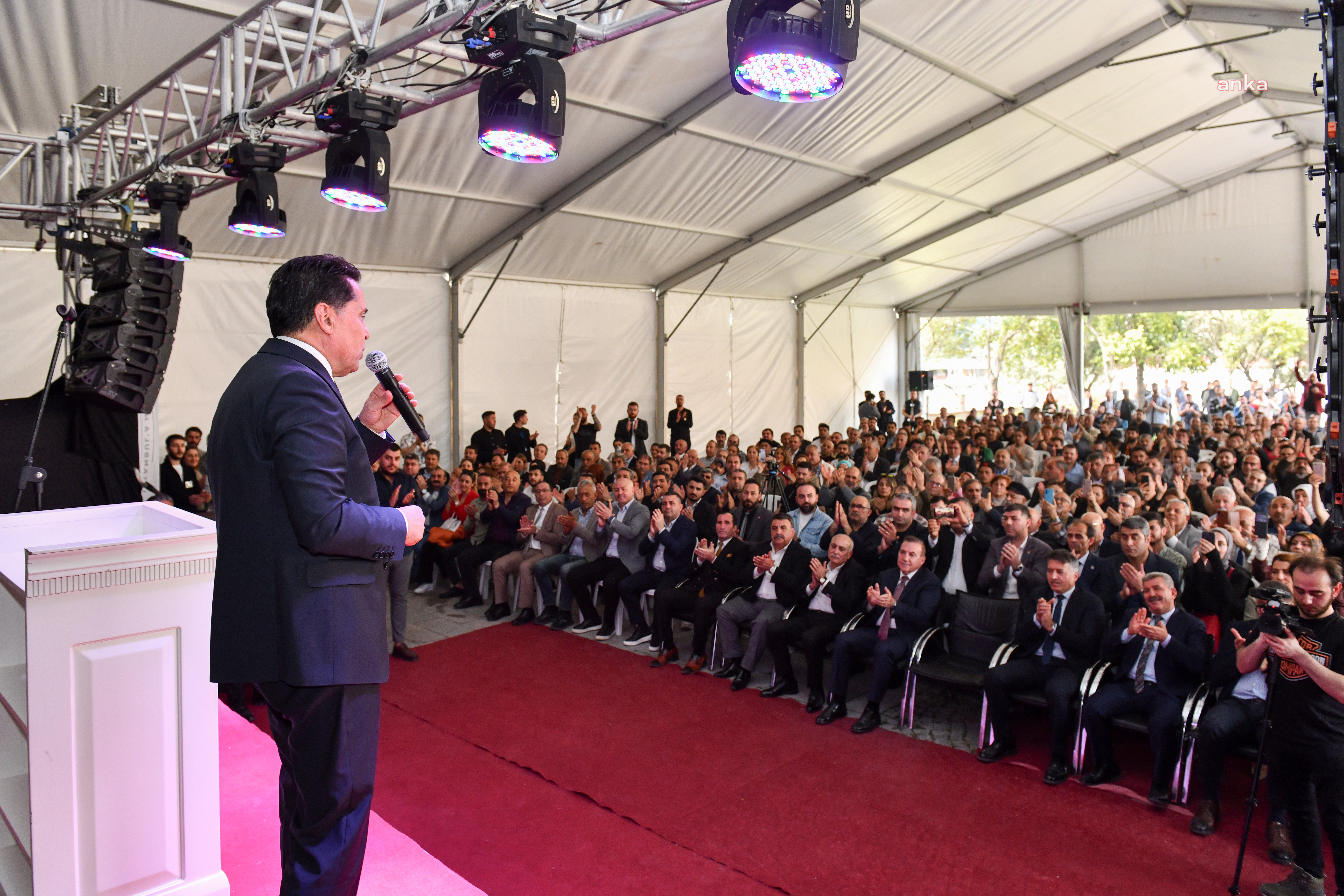 AHMET ÖZER: “ESENYURT’U BARIŞ VE KARDEŞLİK ŞEHRİ HALİNE GETİRECEĞİZ”