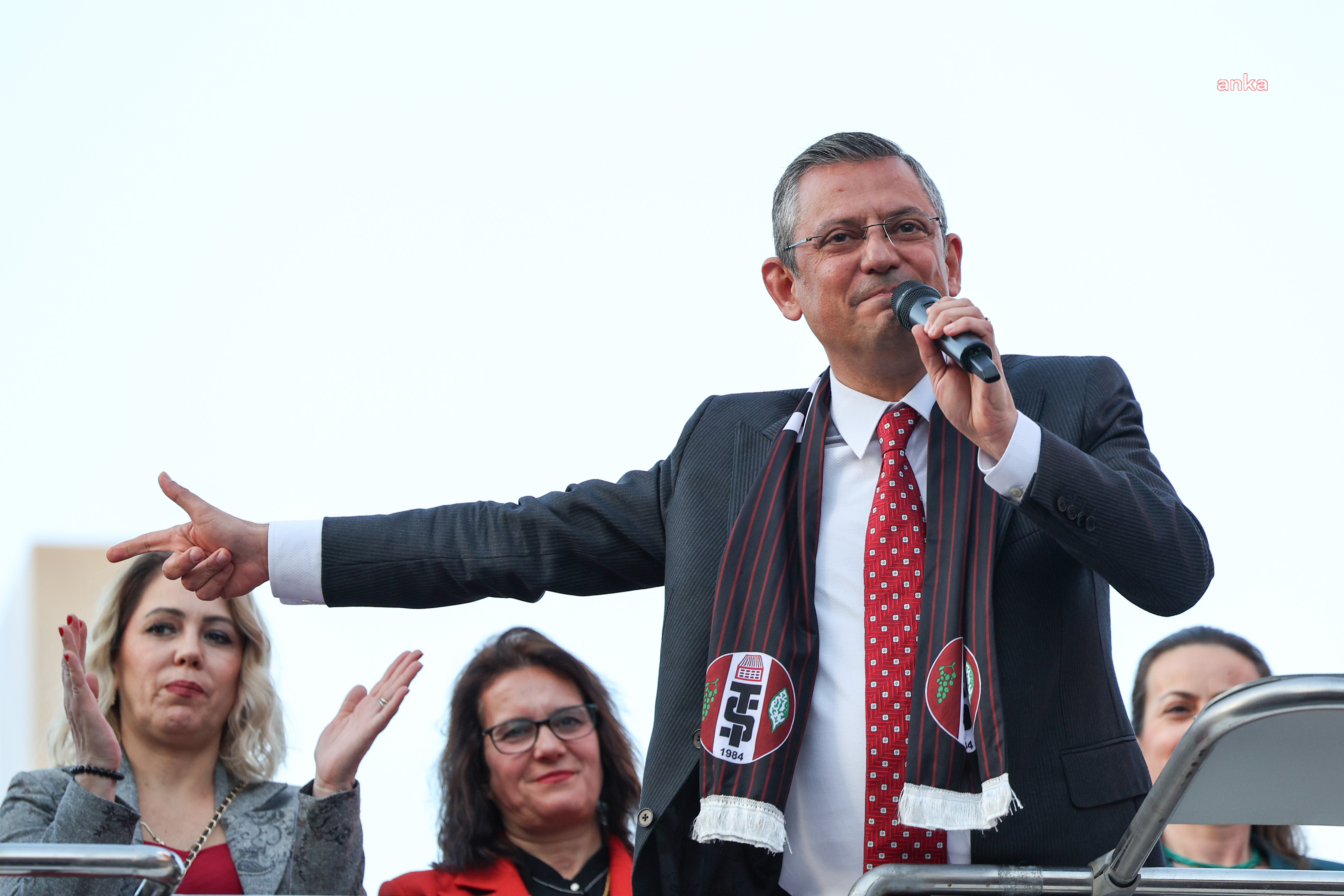 ÖZGÜR ÖZEL, İLK TEŞEKKÜR ZİYARETİ İÇİN YARIN MANİSA’YA GİDİYOR