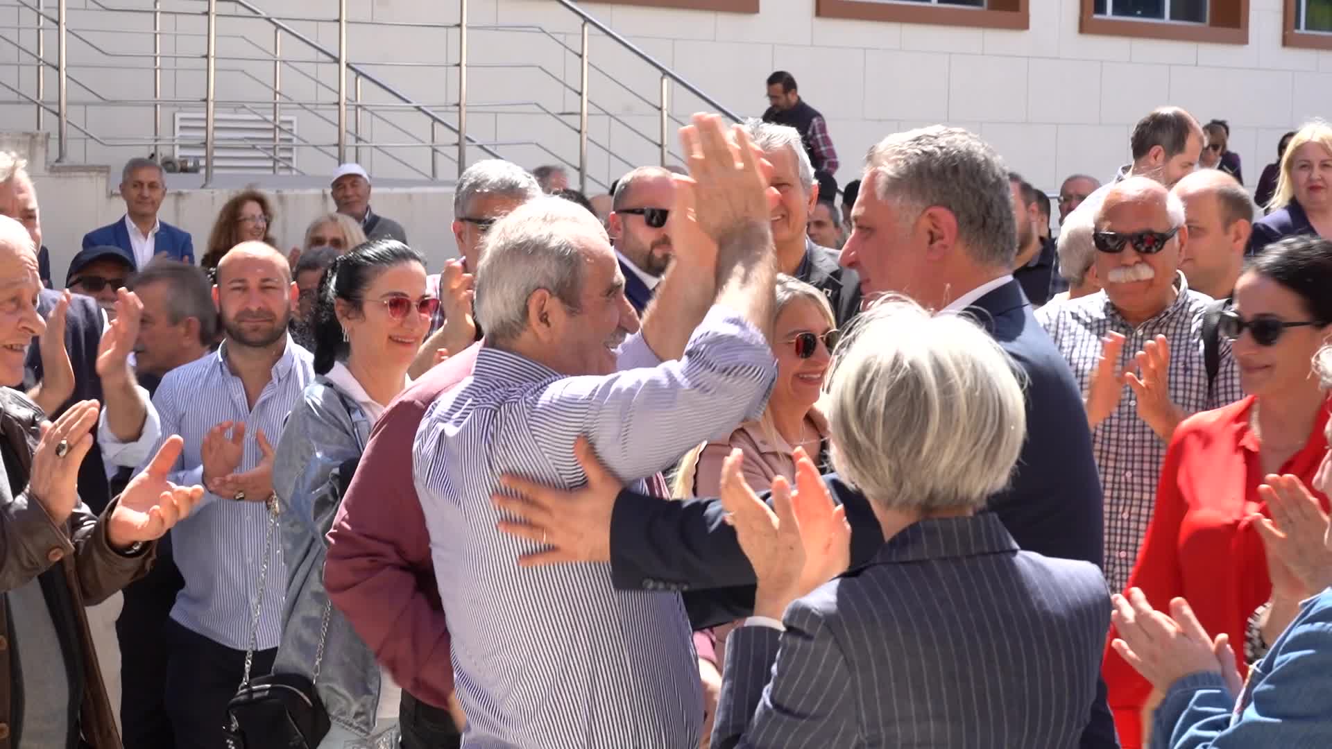 YALOVA BELEDİYE BAŞKANI MEHMET GÜREL, MAZBATASINI ALDI: "SAMİMİYETİN, DOSTLUĞUN VE ŞEFFAFLIĞIN KAZANABİLECEĞİNİ TÜRKİYE'YE GÖSTERMİŞ OLDUK"