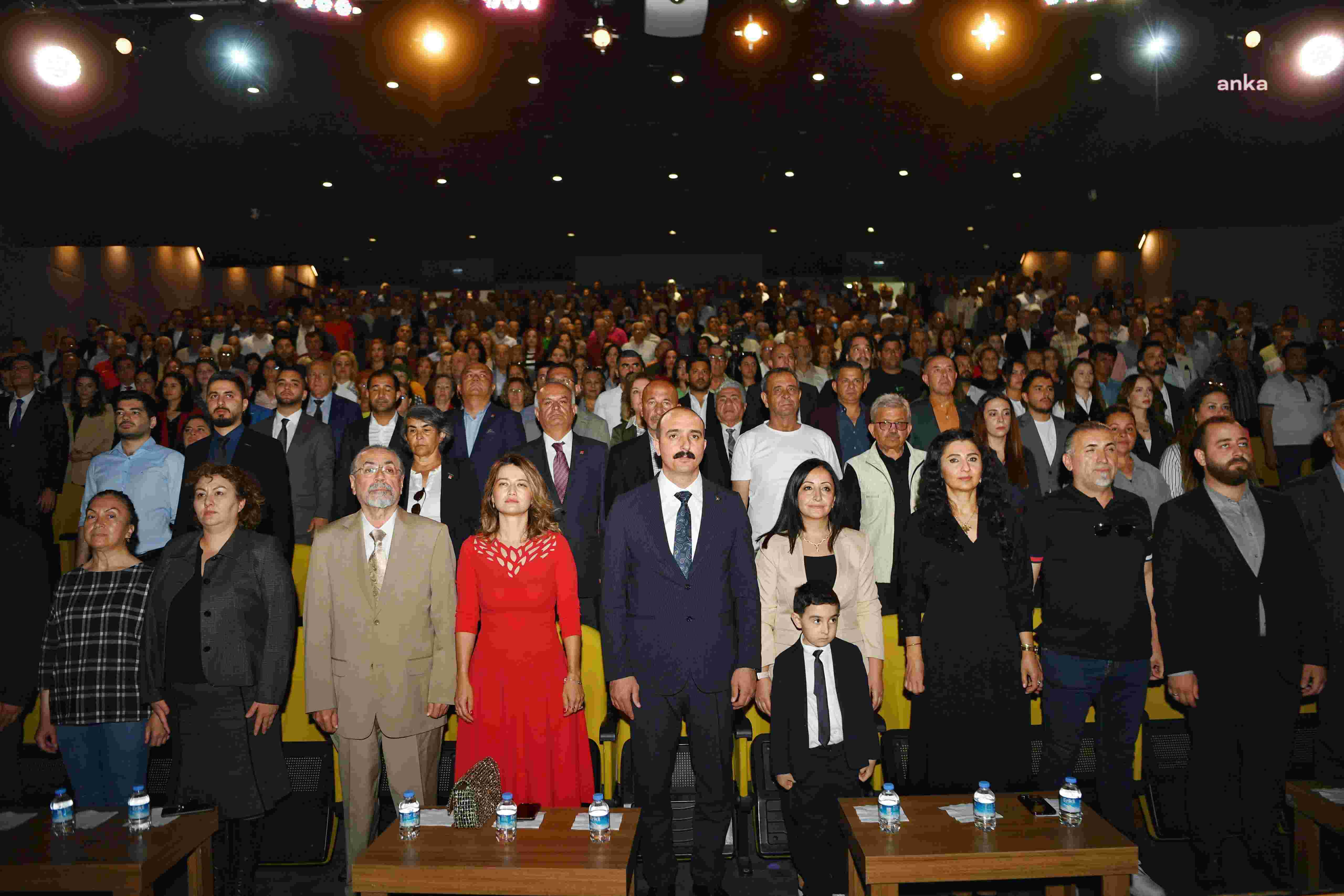 KONYAALTI BELEDİYESİ’NİN YENİ BAŞKANI CEM KOTAN MAZBATASINI ALDI