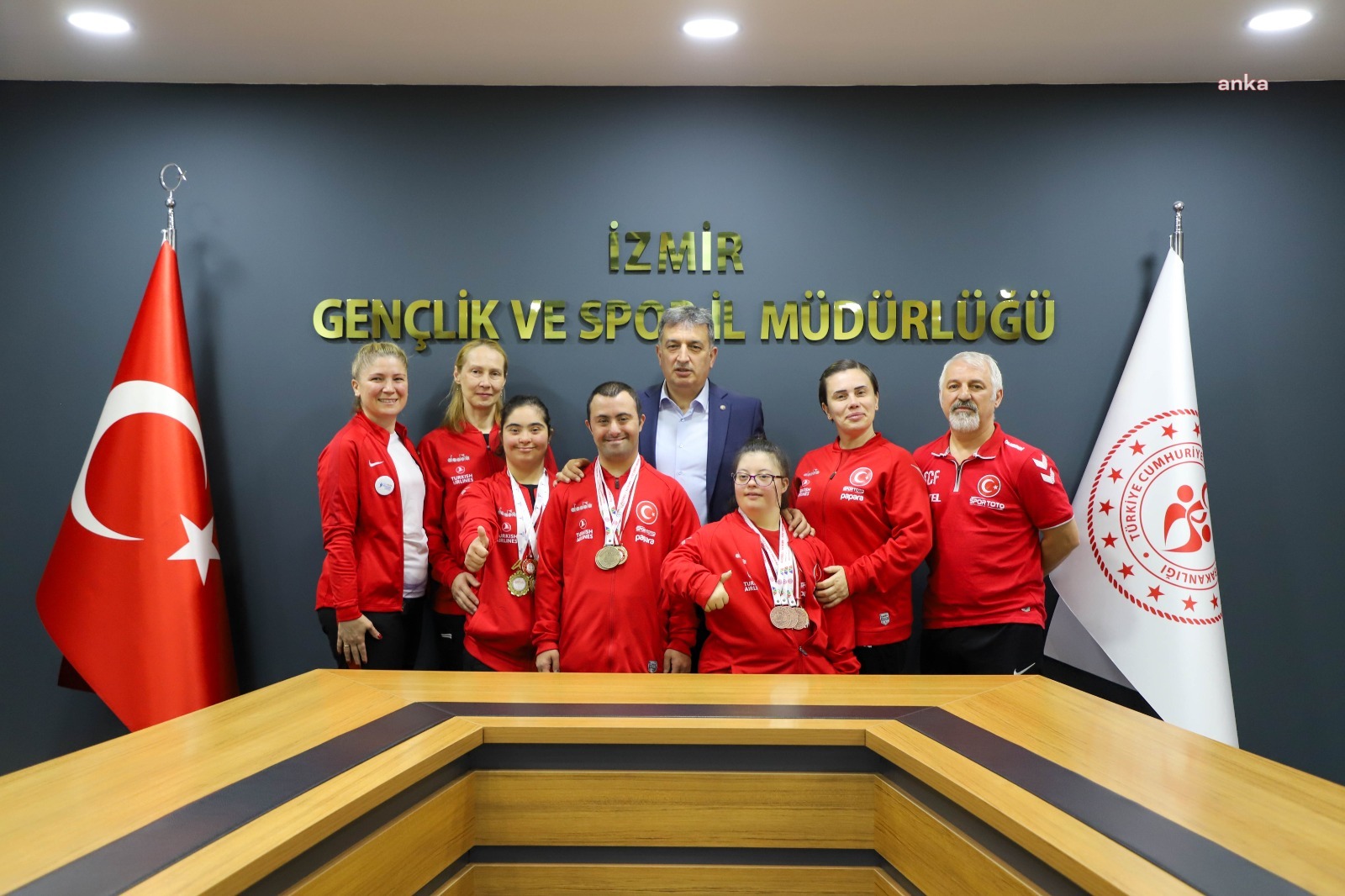 İZMİR’İN ÖZEL ÇOCUKLARI KENTE BAŞARIYLA DÖNDÜ