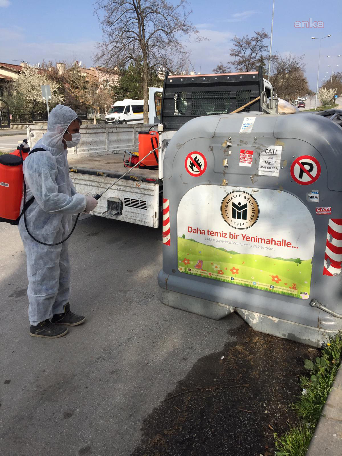 YENİMAHALLE'DE DEZENFEKTE ÇALIŞMALARI SÜRÜYOR
