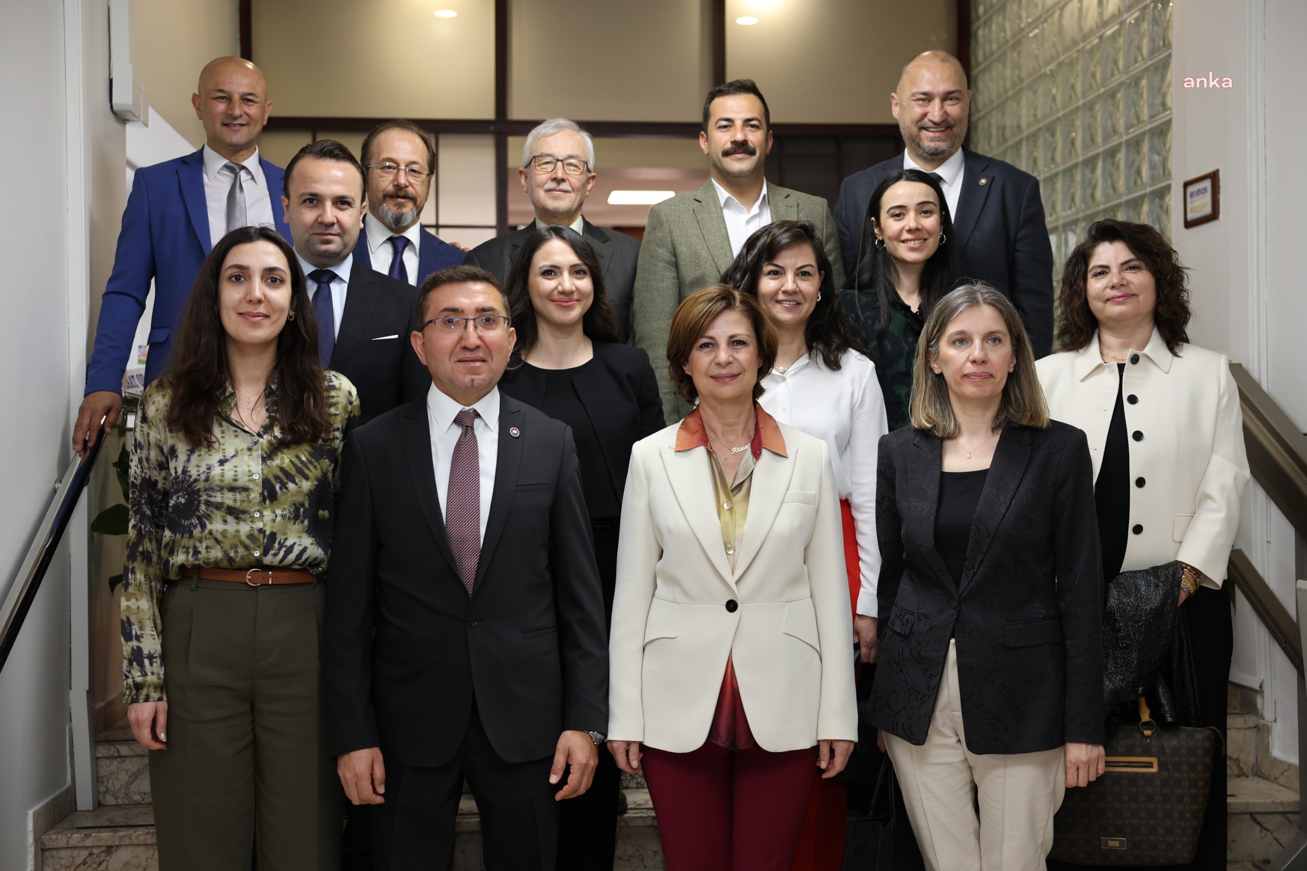 ESKİŞEHİR BAROSU’NDAN BÜYÜKŞEHİR BELEDİYE BAŞKANI ÜNLÜCE’YE TEBRİK ZİYARETİ