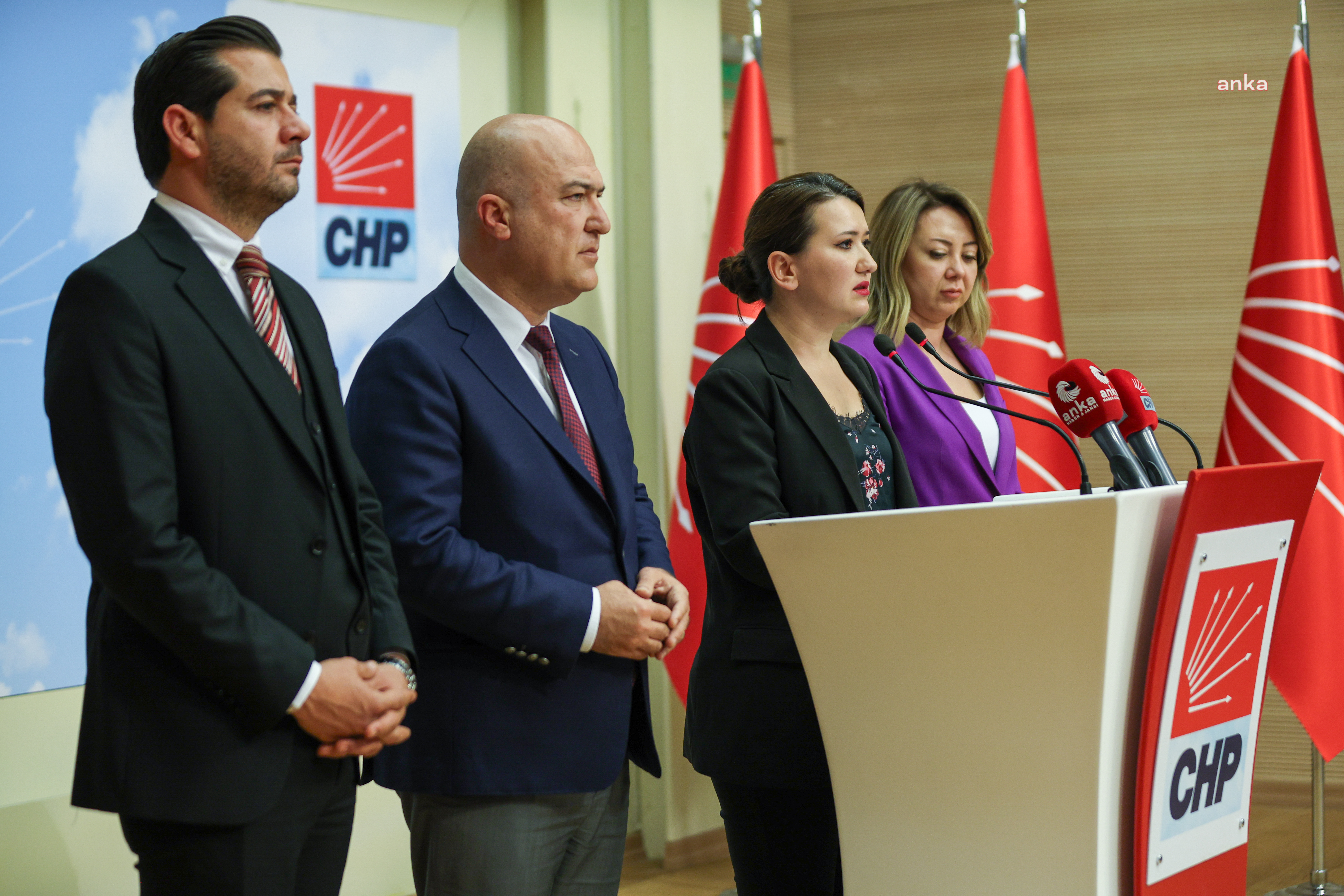 CHP HATAY HEYETİ SÜRECİ DEĞERLENDİRDİ... GÖKÇE GÖKÇEN: “HATAY’DA MAZBATA VERİLMESİ, FARK HER GEÇEN GÜN AZALIRKEN, YSK KARAR VERMEMİŞKEN, İŞİ OLDU BİTTİYE GETİRME AMAÇLIDIR”