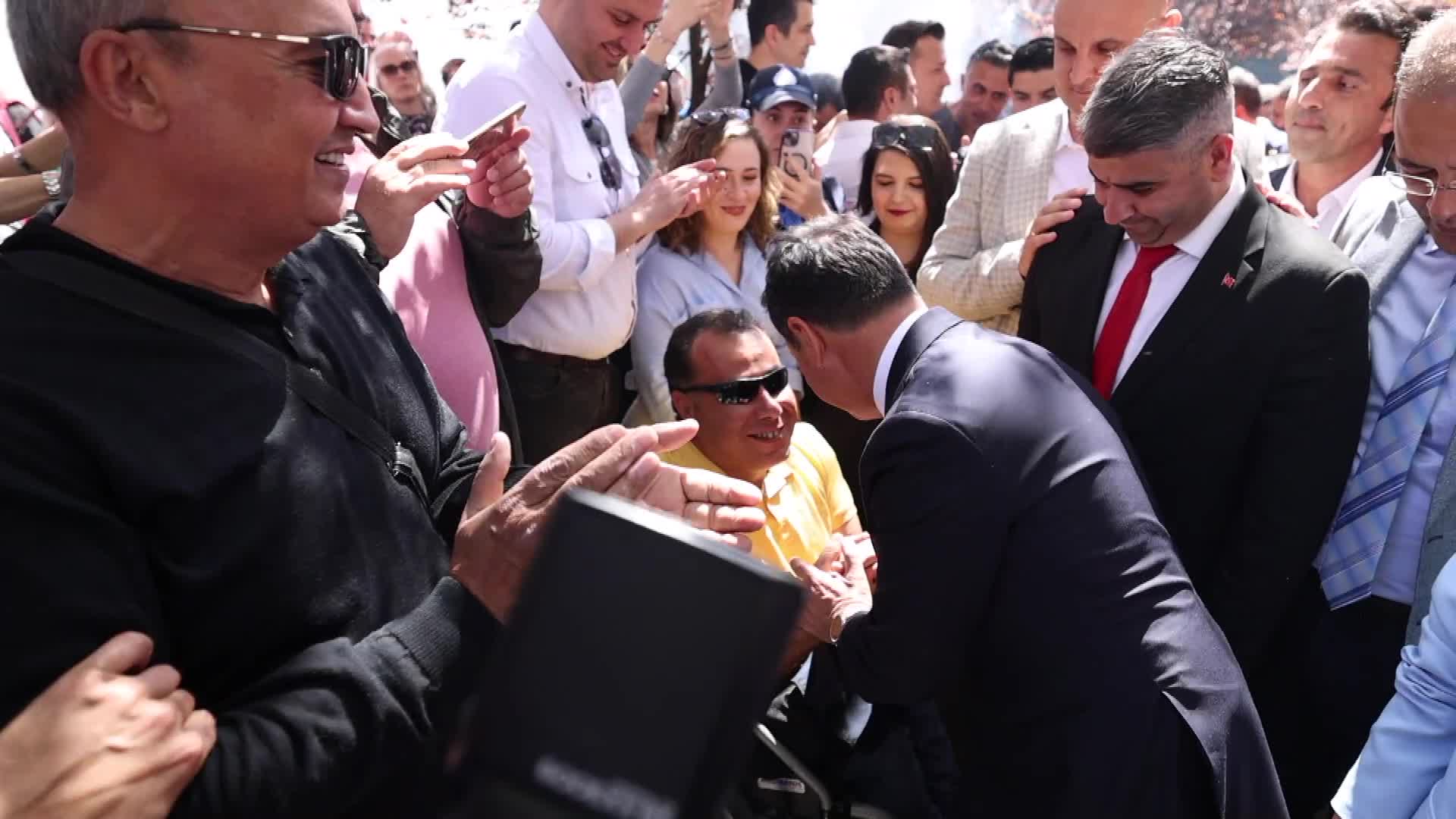 MUĞLA BÜYÜKŞEHİR BELEDİYE BAŞKANI AHMET ARAS, GÖREVİ OSMAN GÜRÜN’DEN DEVRALDI: "BAYRAĞI ÇOK DAHA YÜKSEKLERE TAŞIMAK İÇİN BİR AN BİLE TEREDDÜT ETMEYECEĞİZ"