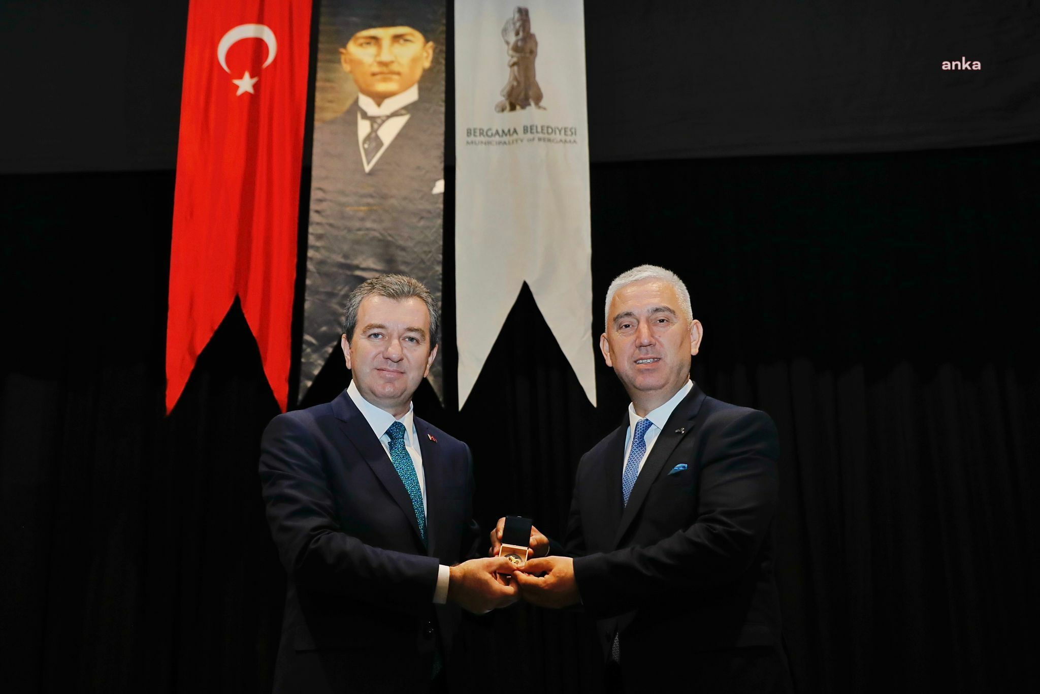 BERGAMA BELEDİYE BAŞKANI TANJU ÇELİK, GÖREVİ DEVRALDI