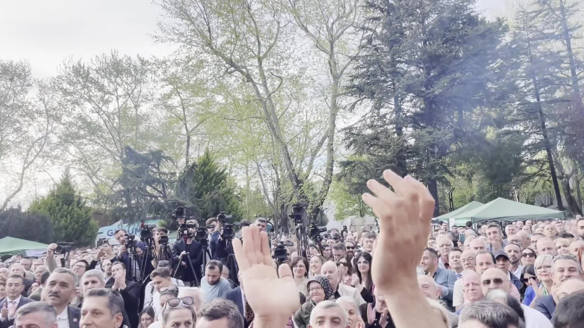 BURSA BÜYÜKŞEHİR BELEDİYE BAŞKANI BOZBEY MAZBATASINI ALDI: "BURSA’DA BAYRAMLARDA ULAŞIM ÜCRETSİZ OLACAK"