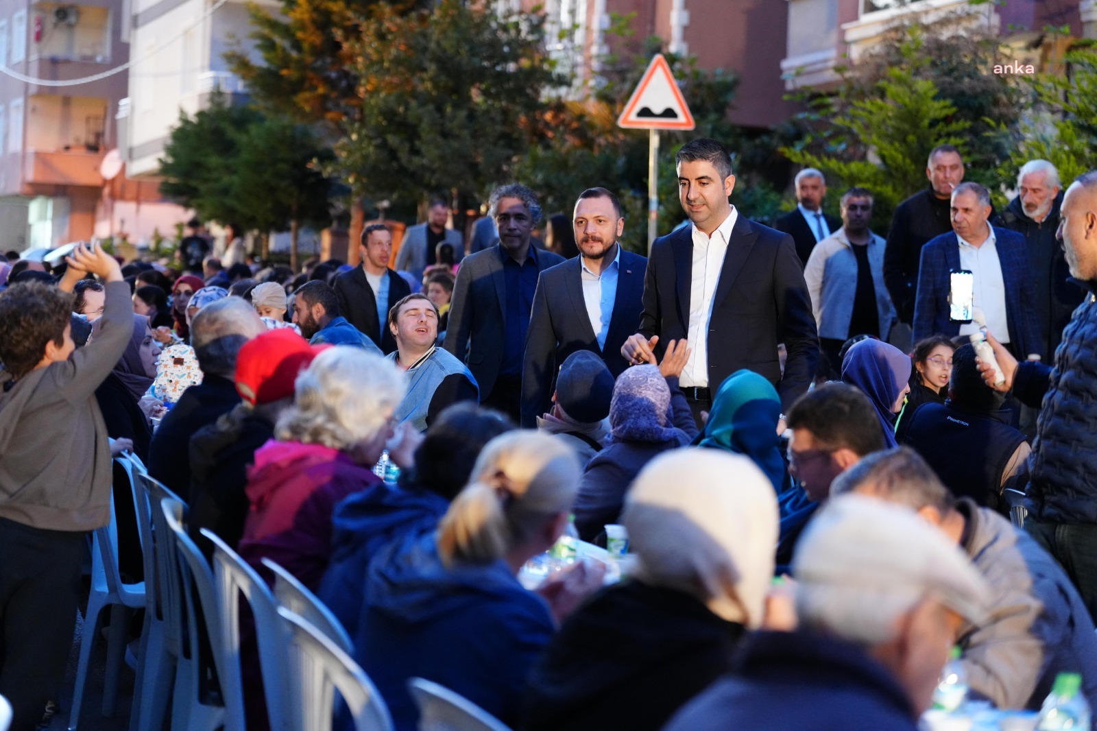KARTAL BELEDİYESİ’NDEN KADİR GECESİ İFTARI VE LOKMA DAĞITIMI