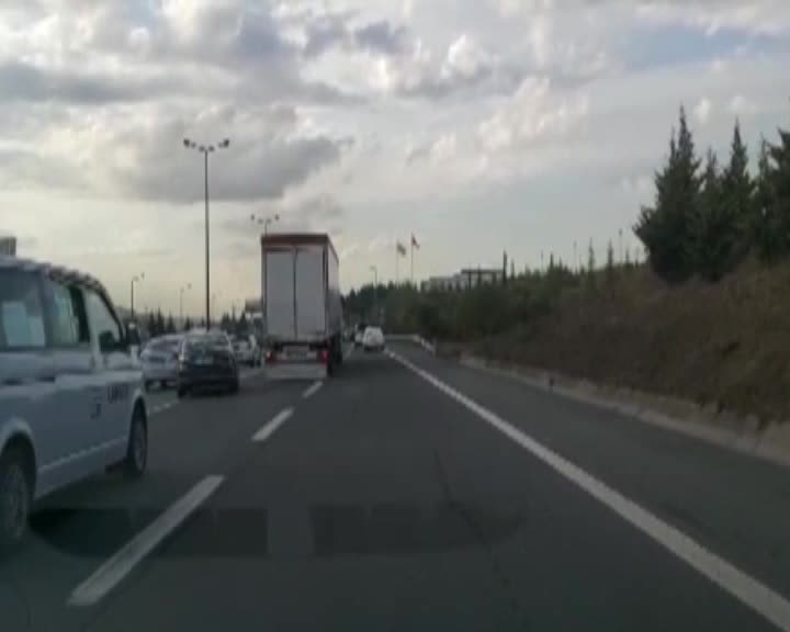 ÇEKİCİ VE DORSE ÇALDIKLARI ÖNE SÜRÜLEN SUÇ ÖRGÜTÜNE OPERASYON: 7 ŞÜPHELİ YAKALANDI