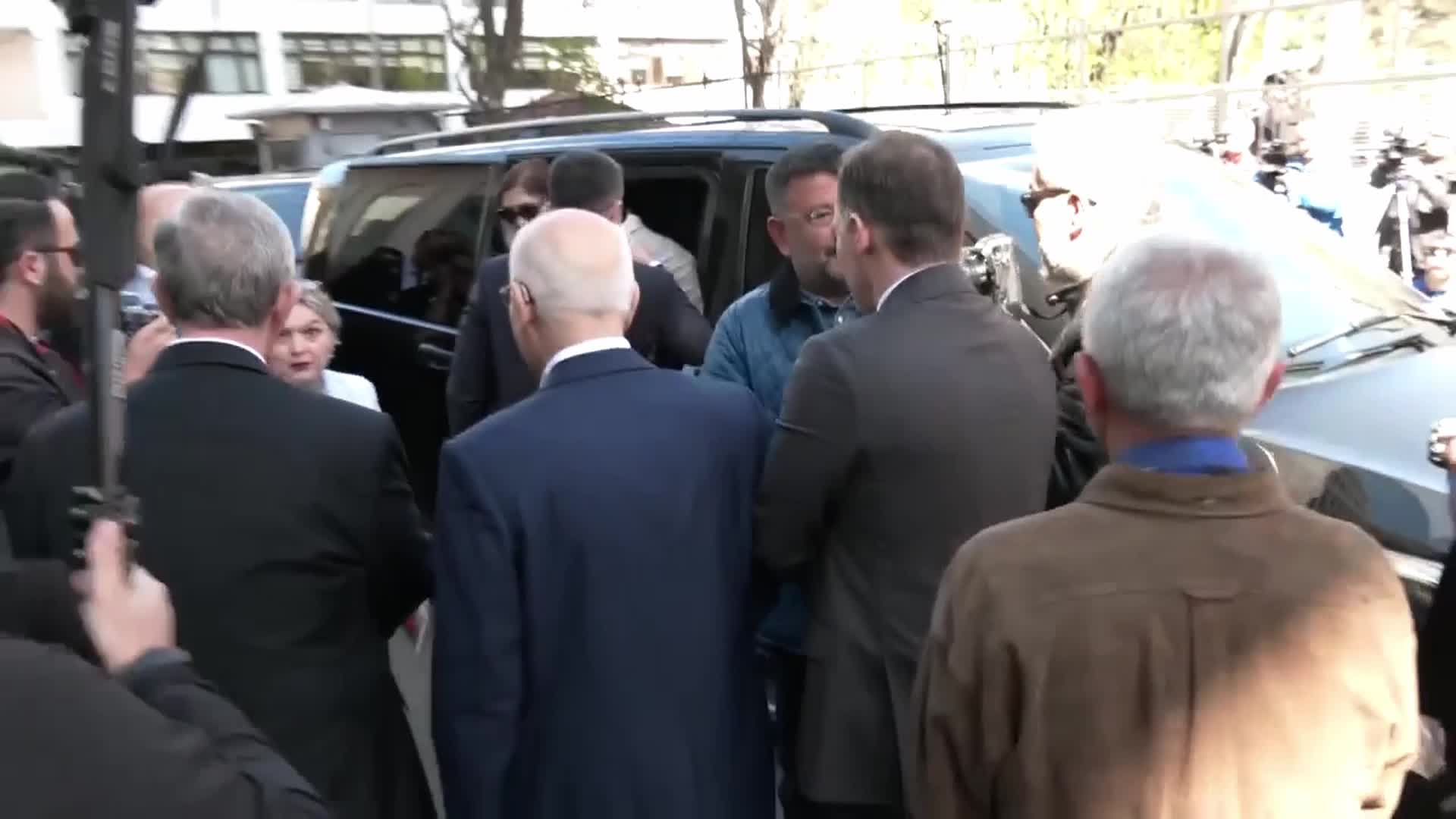 CHP LİDERİ ÖZGÜR ÖZEL, YSK BAŞKANI YENER İLE GÖRÜŞTÜ