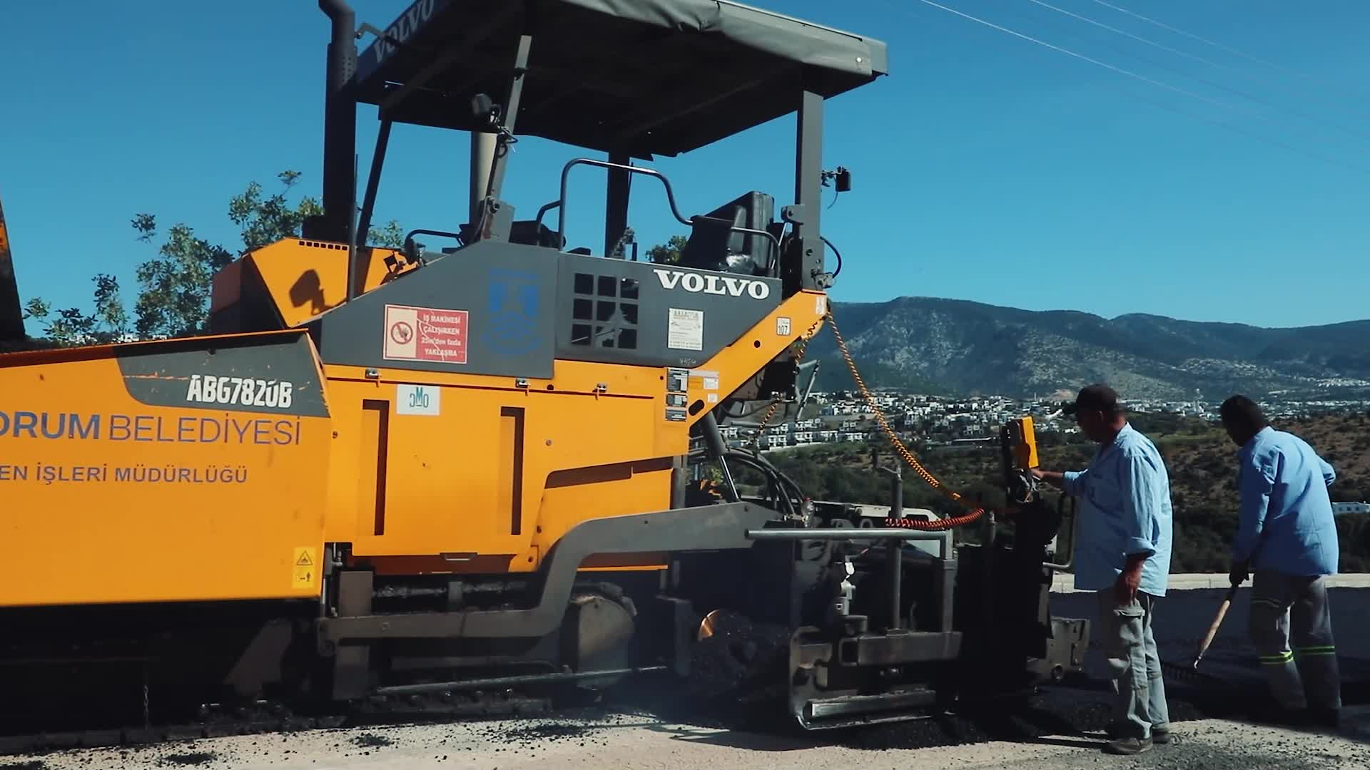 BODRUM BELEDİYESİ, YOL YAPIM ÇALIŞMALARINA DEVAM EDİYOR