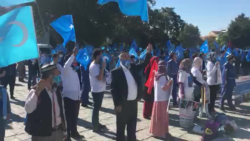 DOĞU TÜRKİSTANLILARDAN İSTANBUL’DA "BİRLİK" MİTİNGİ