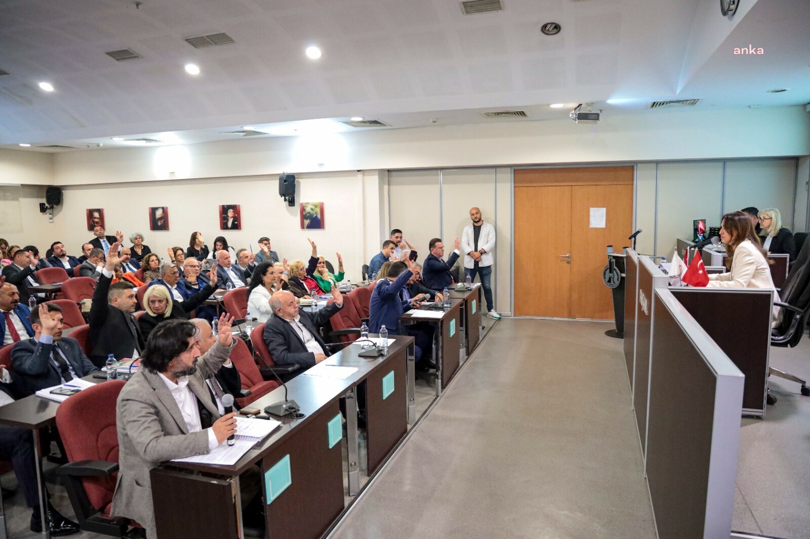 KARŞIYAKA BELEDİYE BAŞKANI ÜNSAL: "KAMU KAYNAKLARINI ONURUMUZ BİLECEĞİZ"