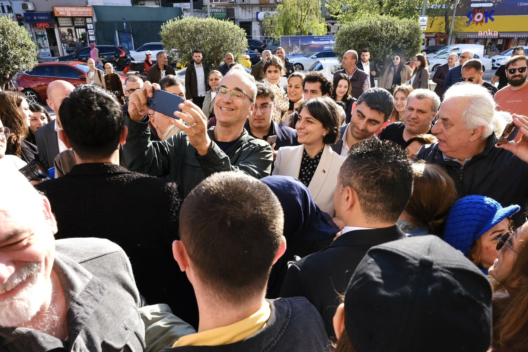 ÜSKÜDAR BELEDİYE BAŞKANI SİNEM DEDETAŞ ÜSKÜDARLILARLA BAYRAMLAŞTI