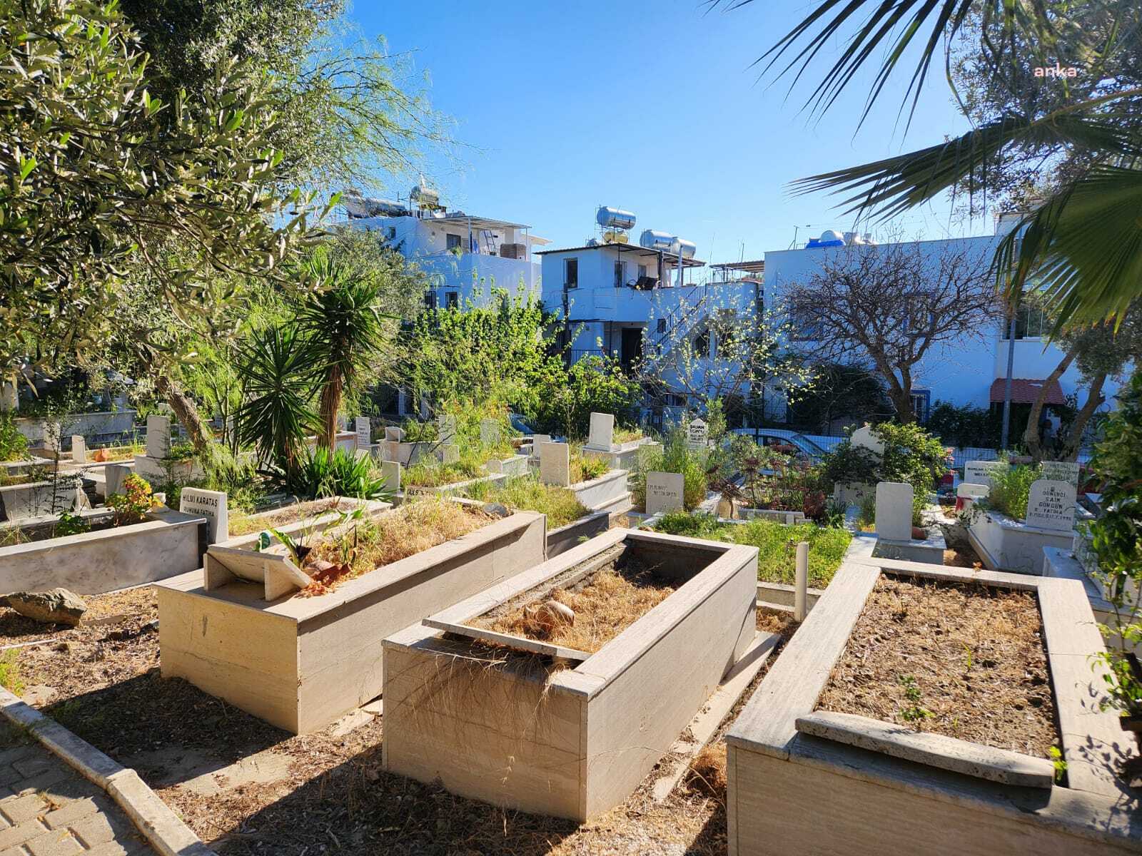 MUĞLA BÜYÜKŞEHİR VE BODRUM BELEDİYESİ’NDEN MEZARLIKLARDA ÇALIŞMA