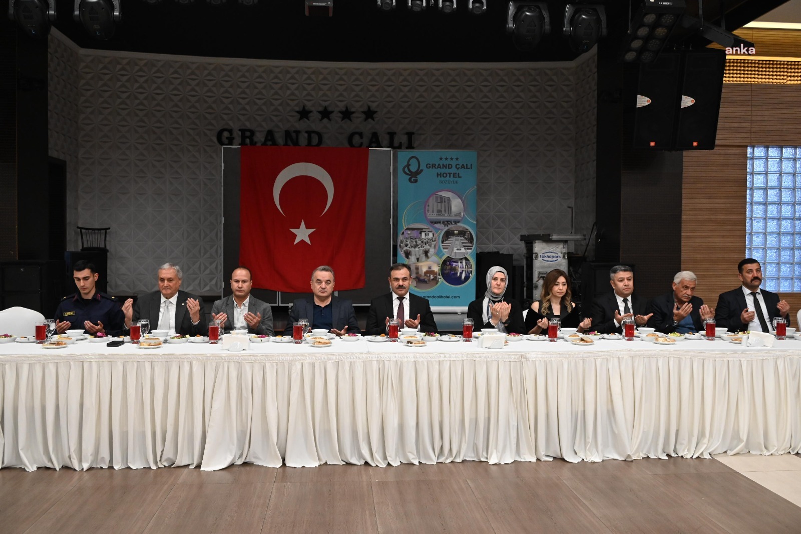 BOZÜYÜK’TE POLİS HAFTASI’NA ÖZEL İFTAR