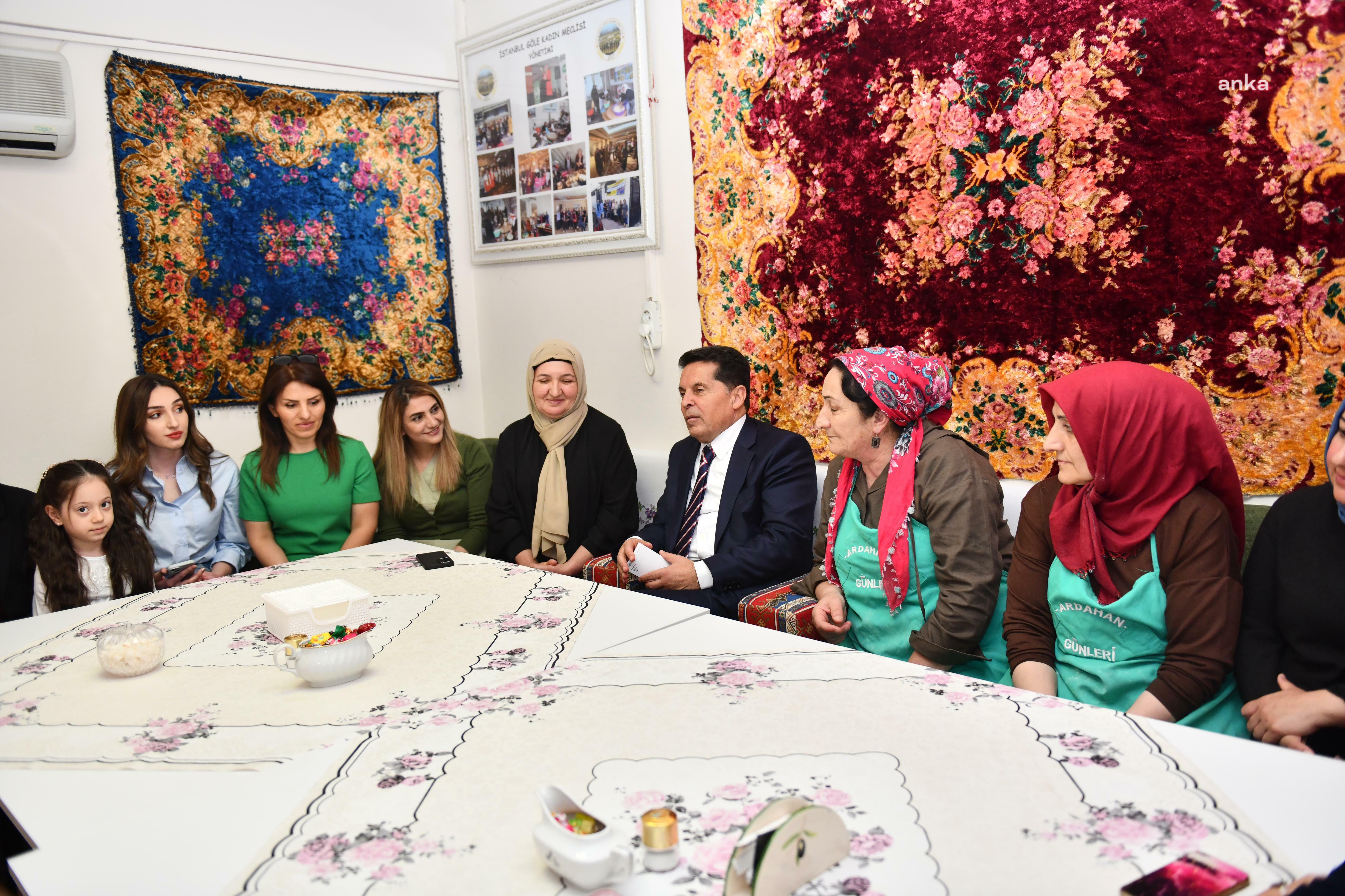 ESENYURT BELEDİYE BAŞKANI ÖZER, VATANDAŞLARLA BAYRAMLAŞTI