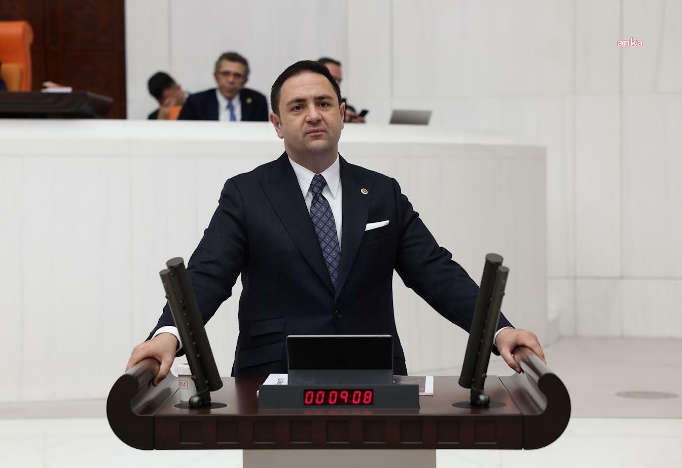 UMUT AKDOĞAN’DAN BAYRAMDA AVM ÇALIŞANLARININ TATİL YAPMASI İÇİN KANUN TEKLİFİ: “AVM’LER DİNİ VE MİLLİ BAYRAMLAR İLE HAFTADA BİR GÜN KAPALI OLMALI”