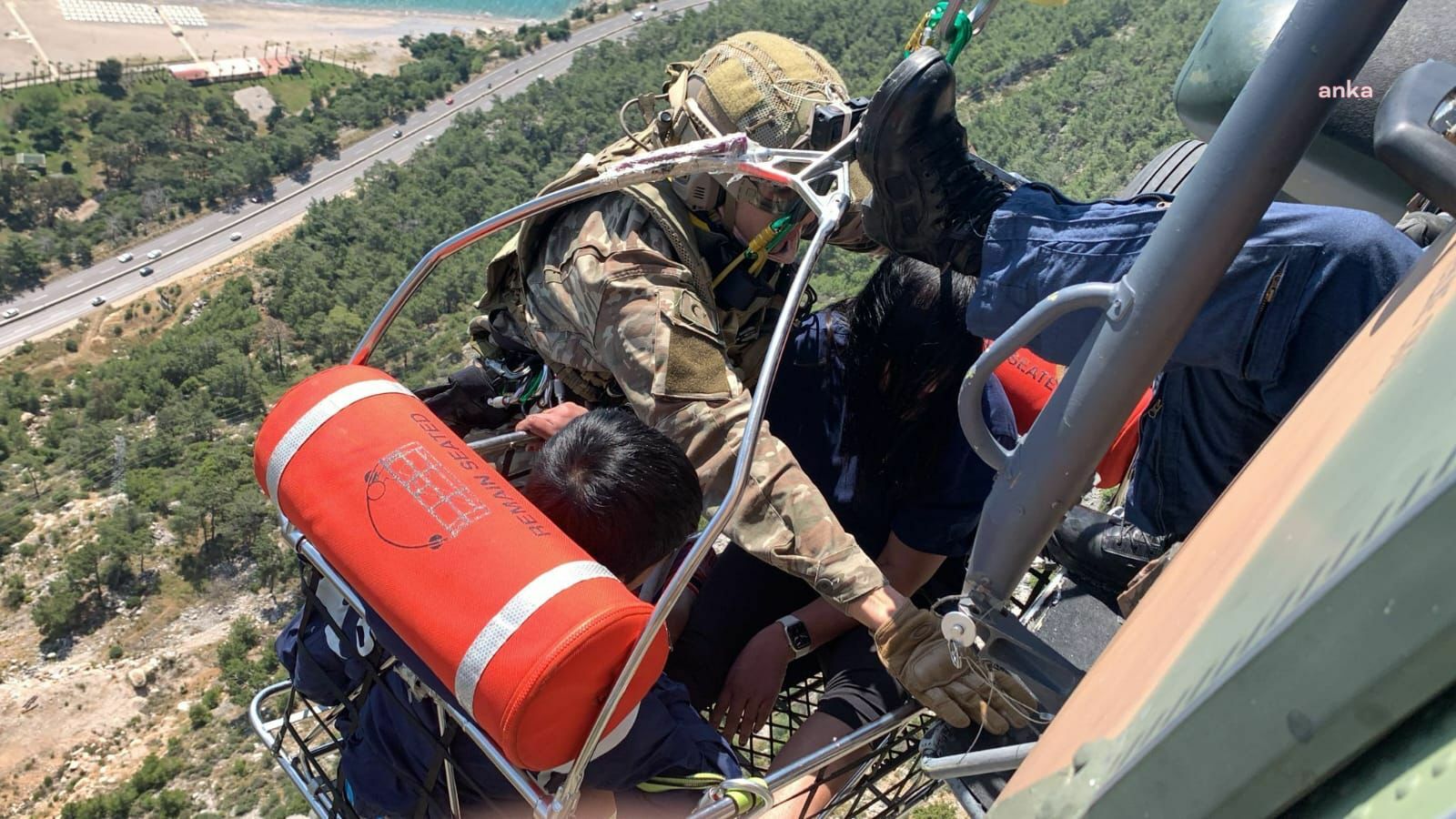 MSB, ANTALYA'DAKİ KURTARMA ÇALIŞMALARI İÇİN BİR HELİKOPTER GÖREVLENDİRDİ