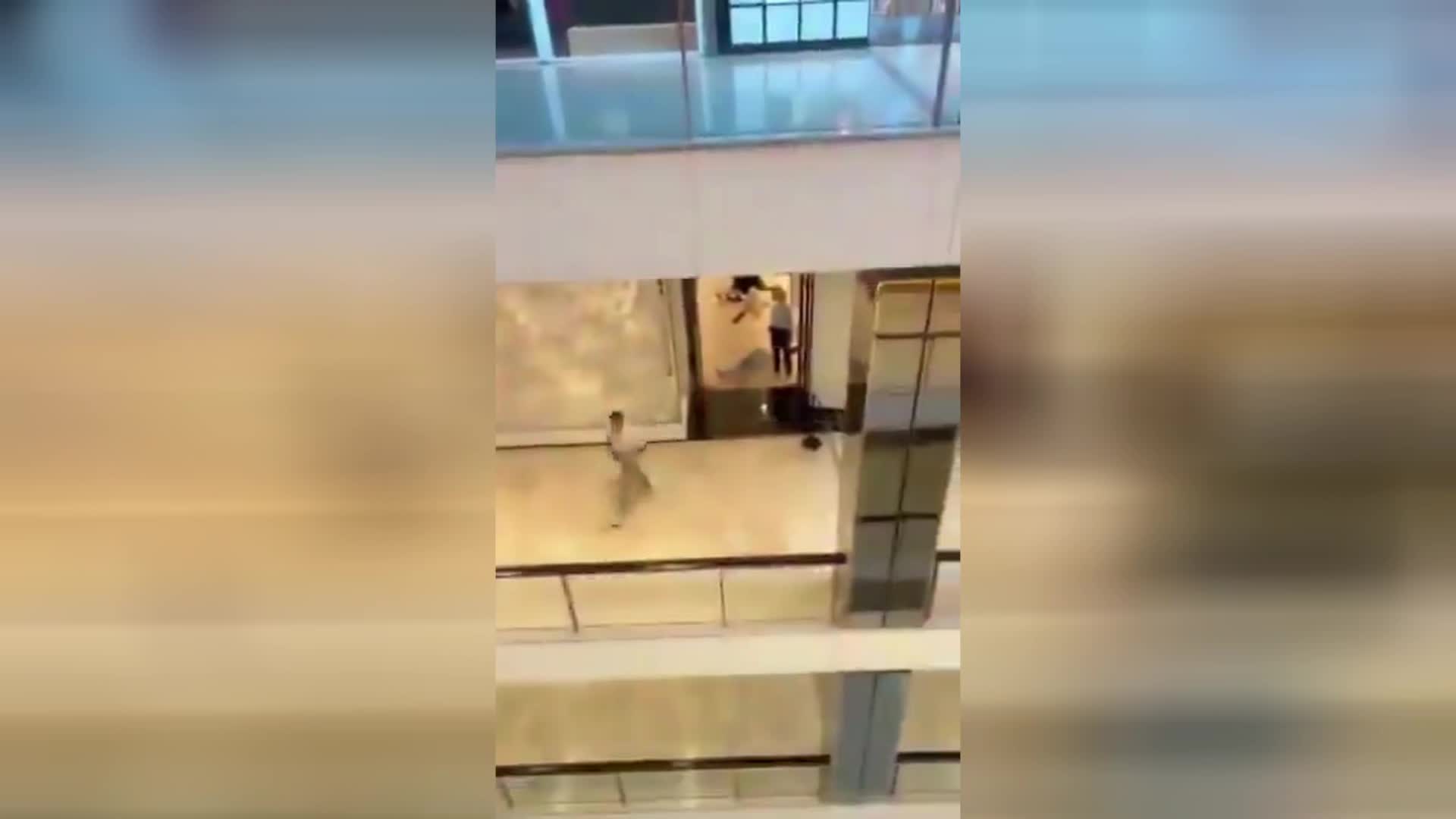 AVUSTRALYA'DA BIÇAKLI SALDIRI: ÖLÜ VE YARALILAR VAR